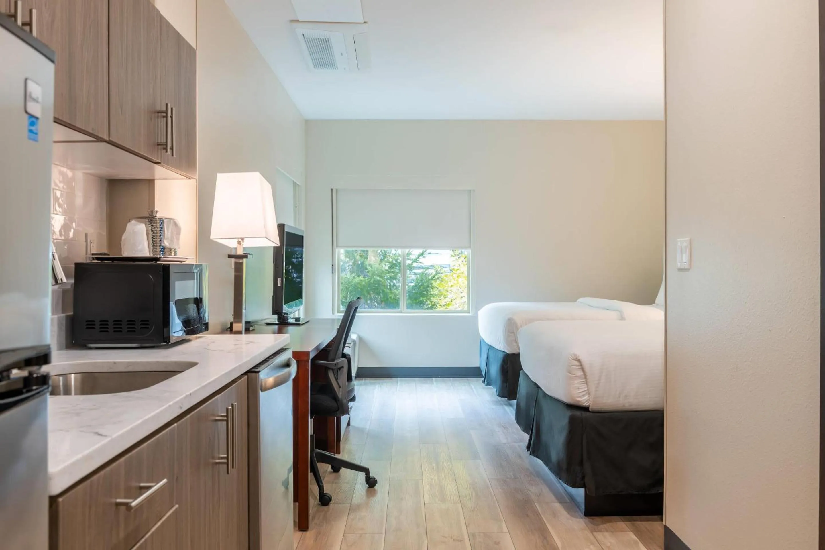 Bedroom, Bed in The Chandler Inn Bethlehem - Littleton, an Ascend Collection Hotel