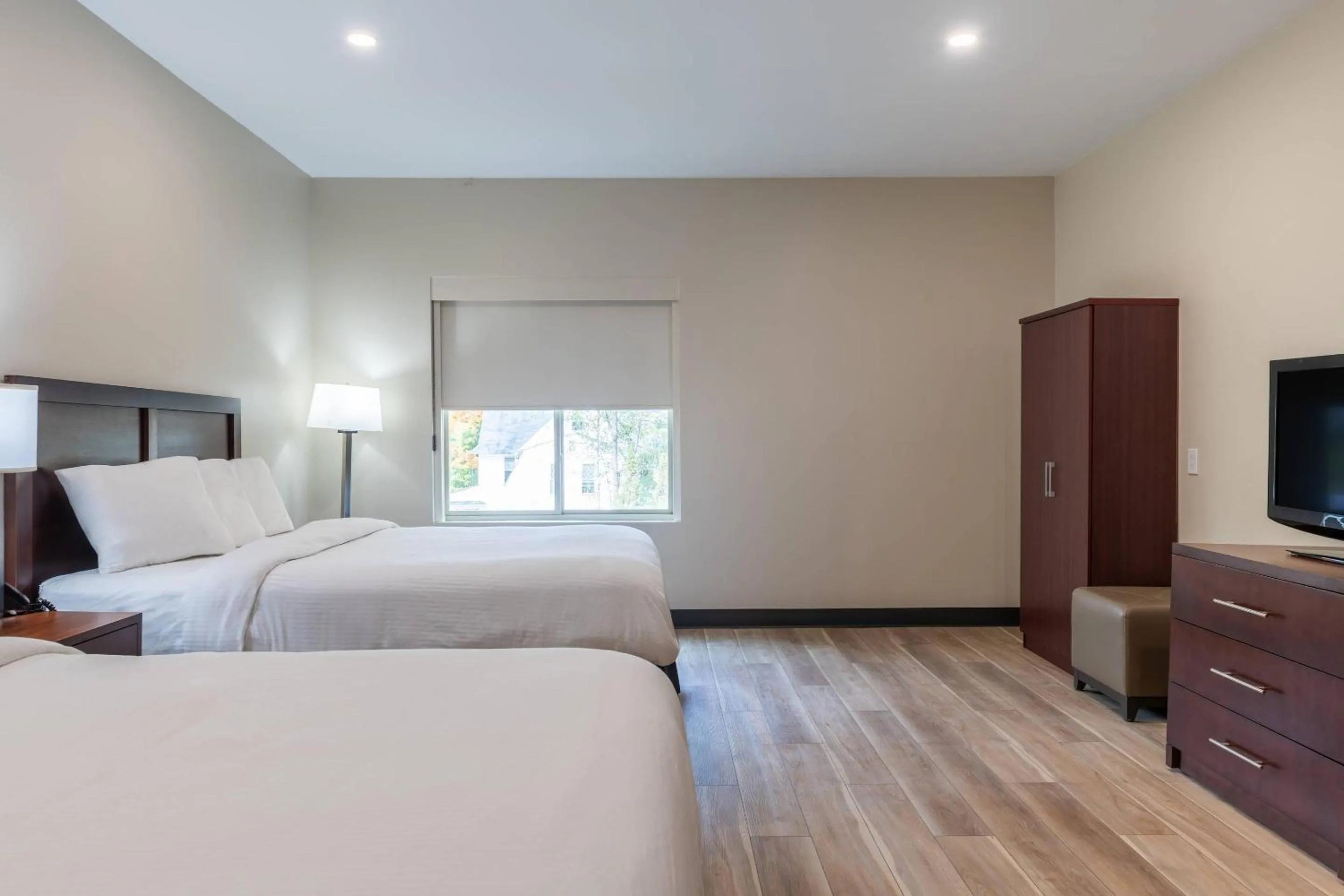 Bedroom, Bed in The Chandler Inn Bethlehem - Littleton, an Ascend Collection Hotel