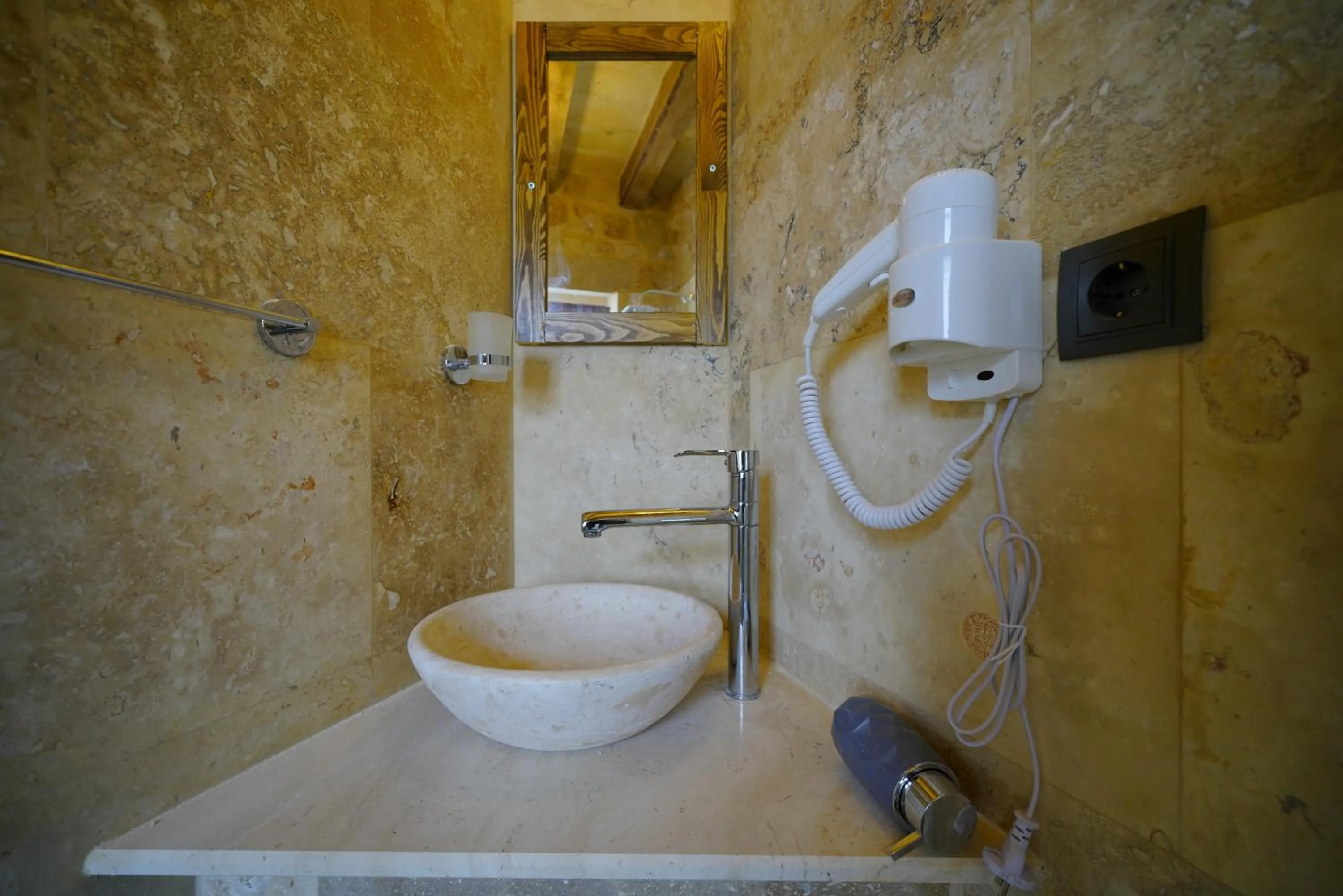 Bathroom in Vezir Cave Suites