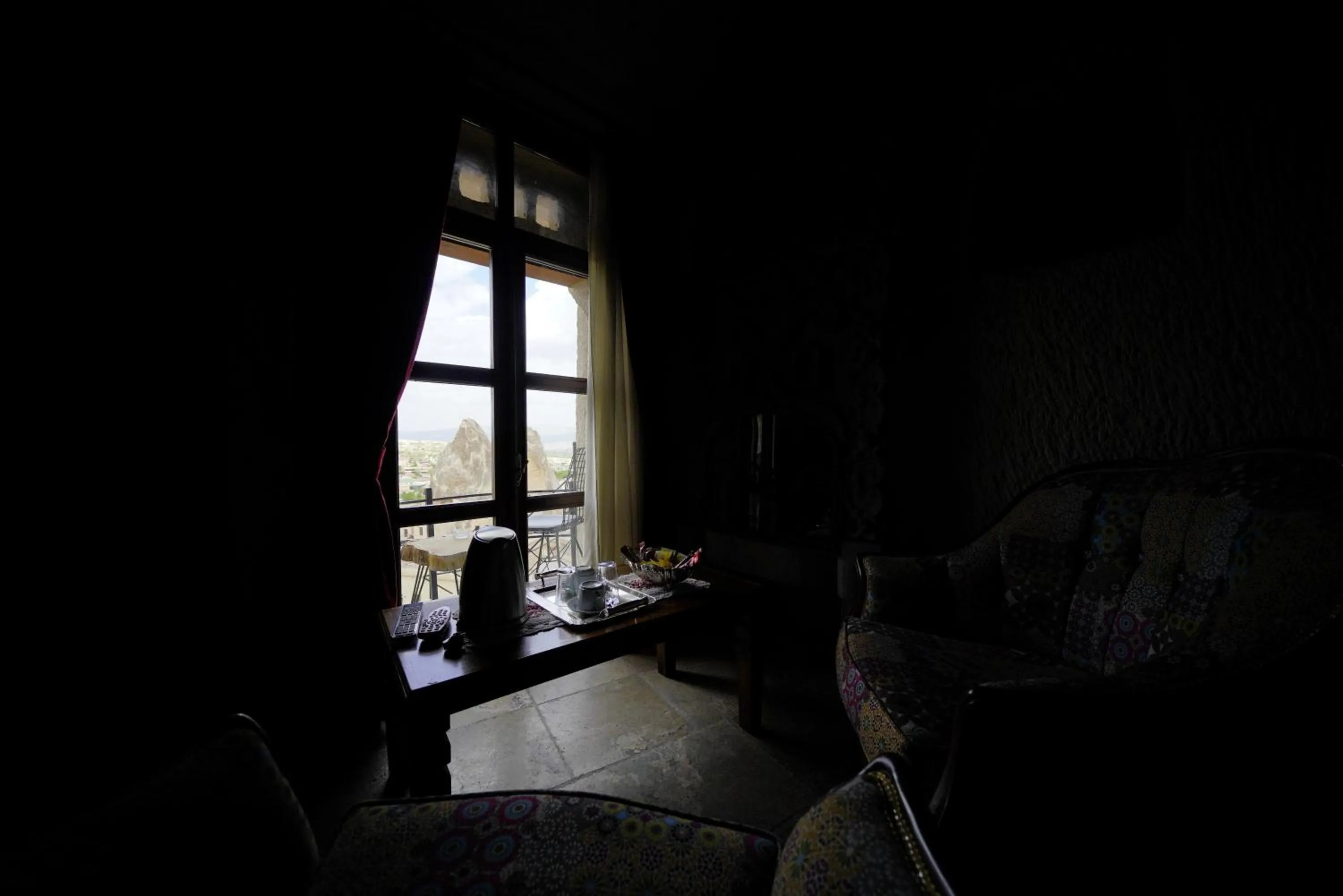 Seating area in Vezir Cave Suites