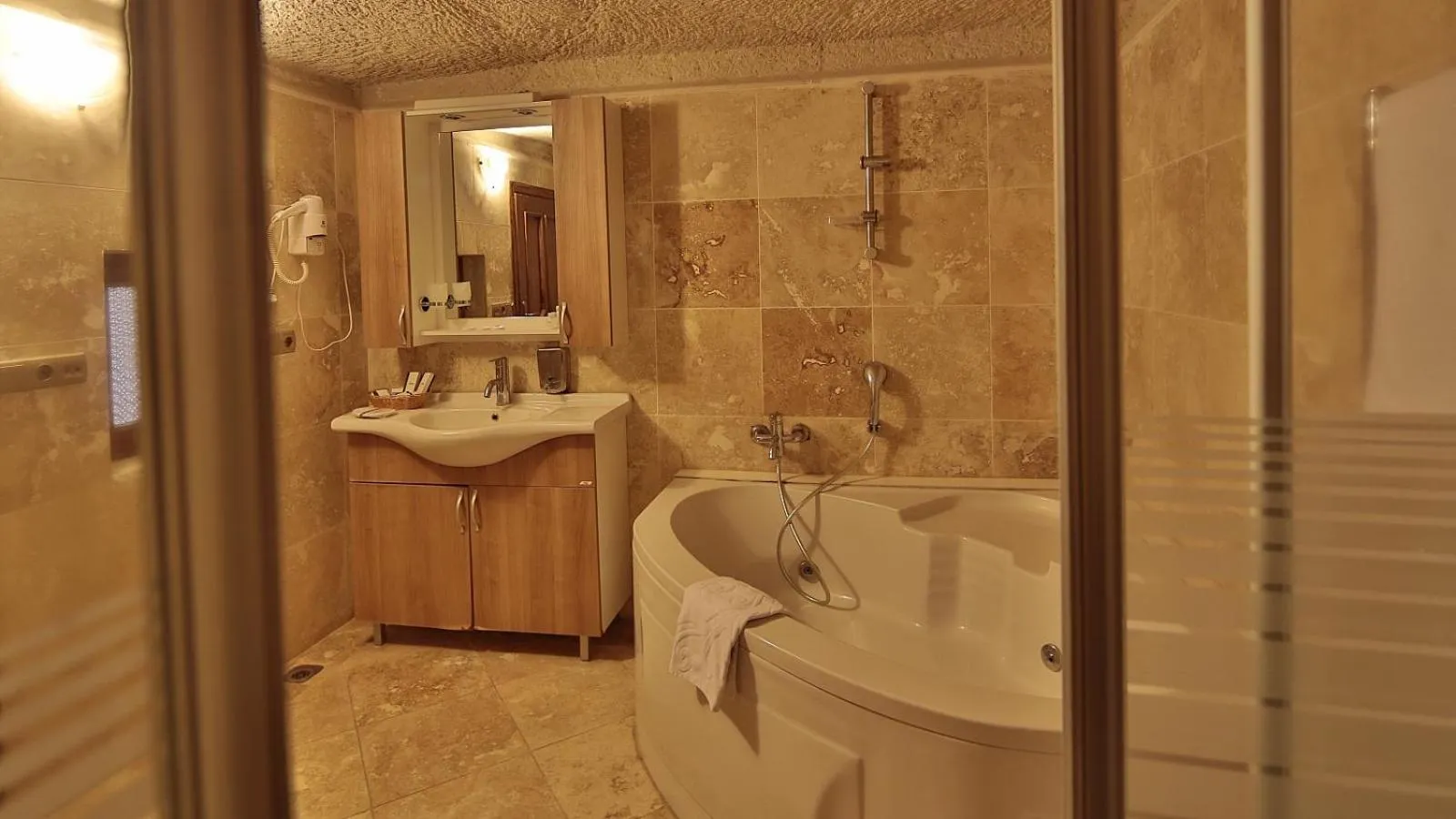 Bathroom in Vezir Cave Suites
