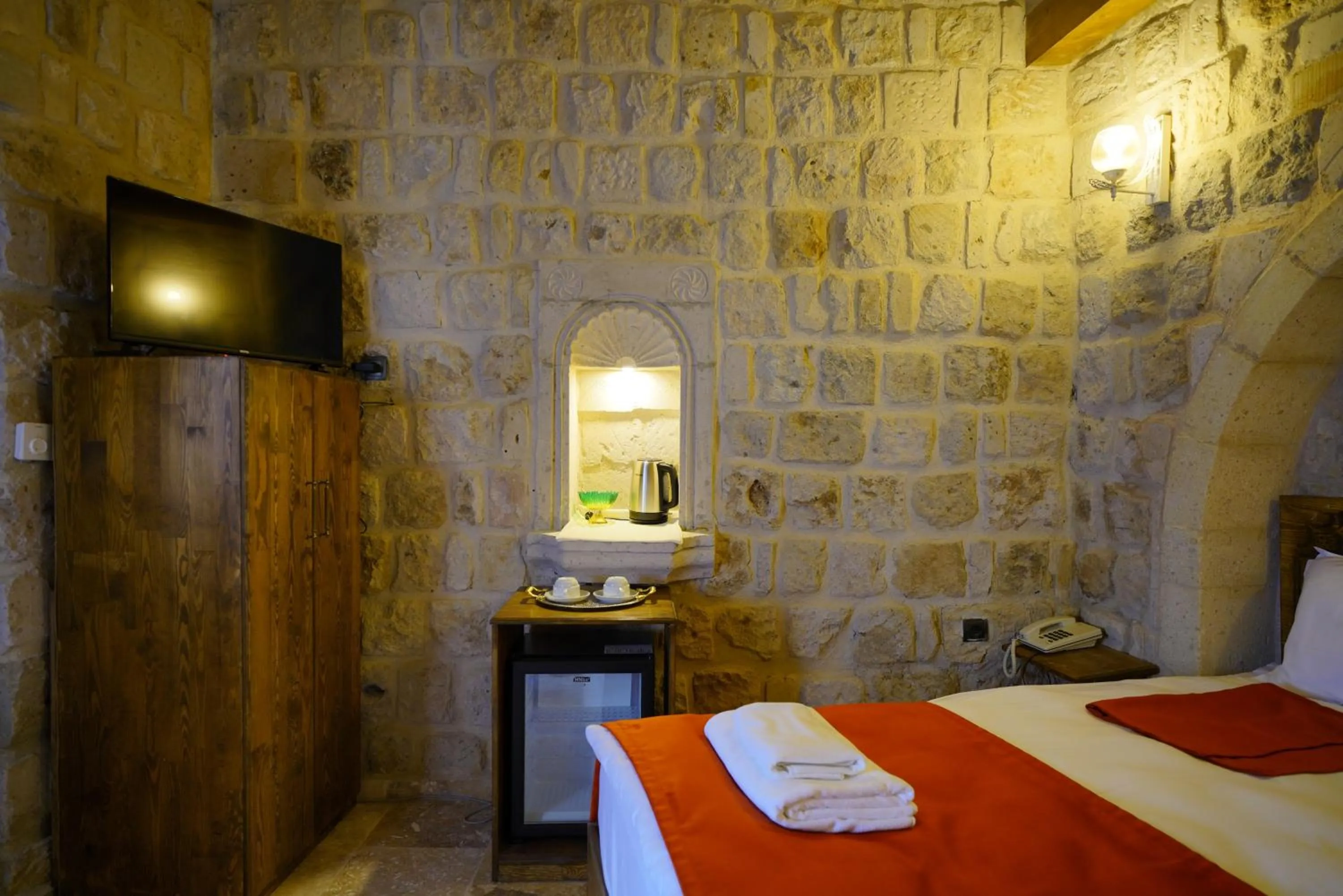 TV and multimedia, Bed in Vezir Cave Suites