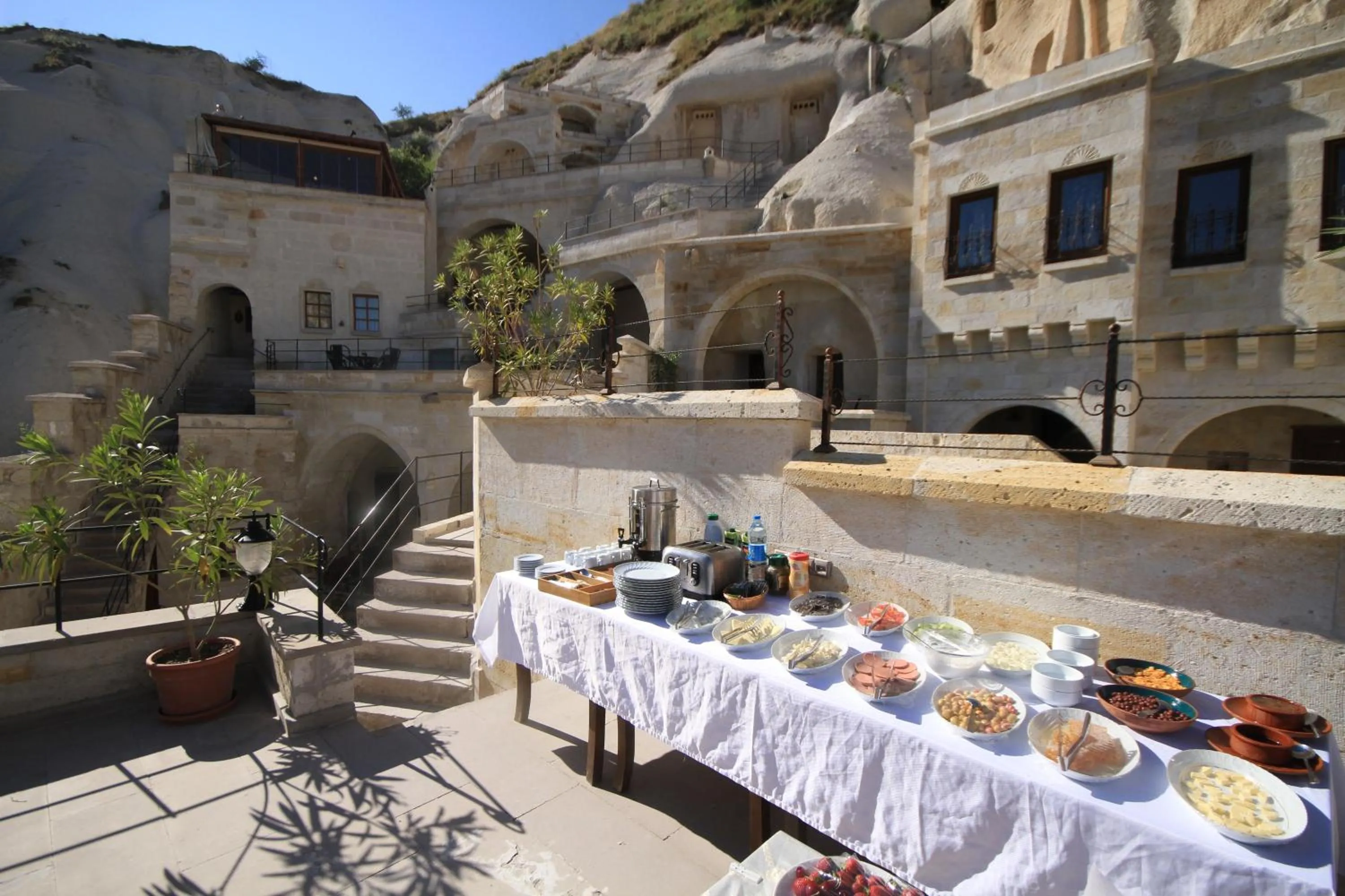 Restaurant/places to eat in Vezir Cave Suites