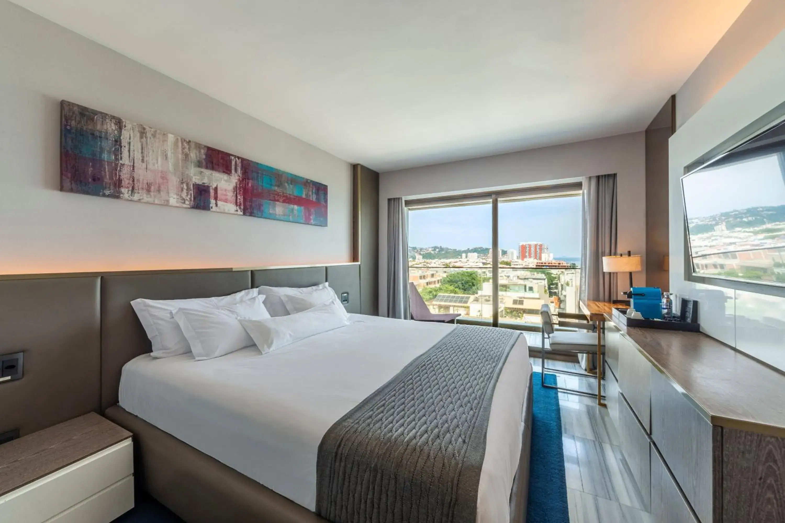 king room deluxe - single occupancy in LSH by Own king room deluxe - single occupancy in LSH by Own