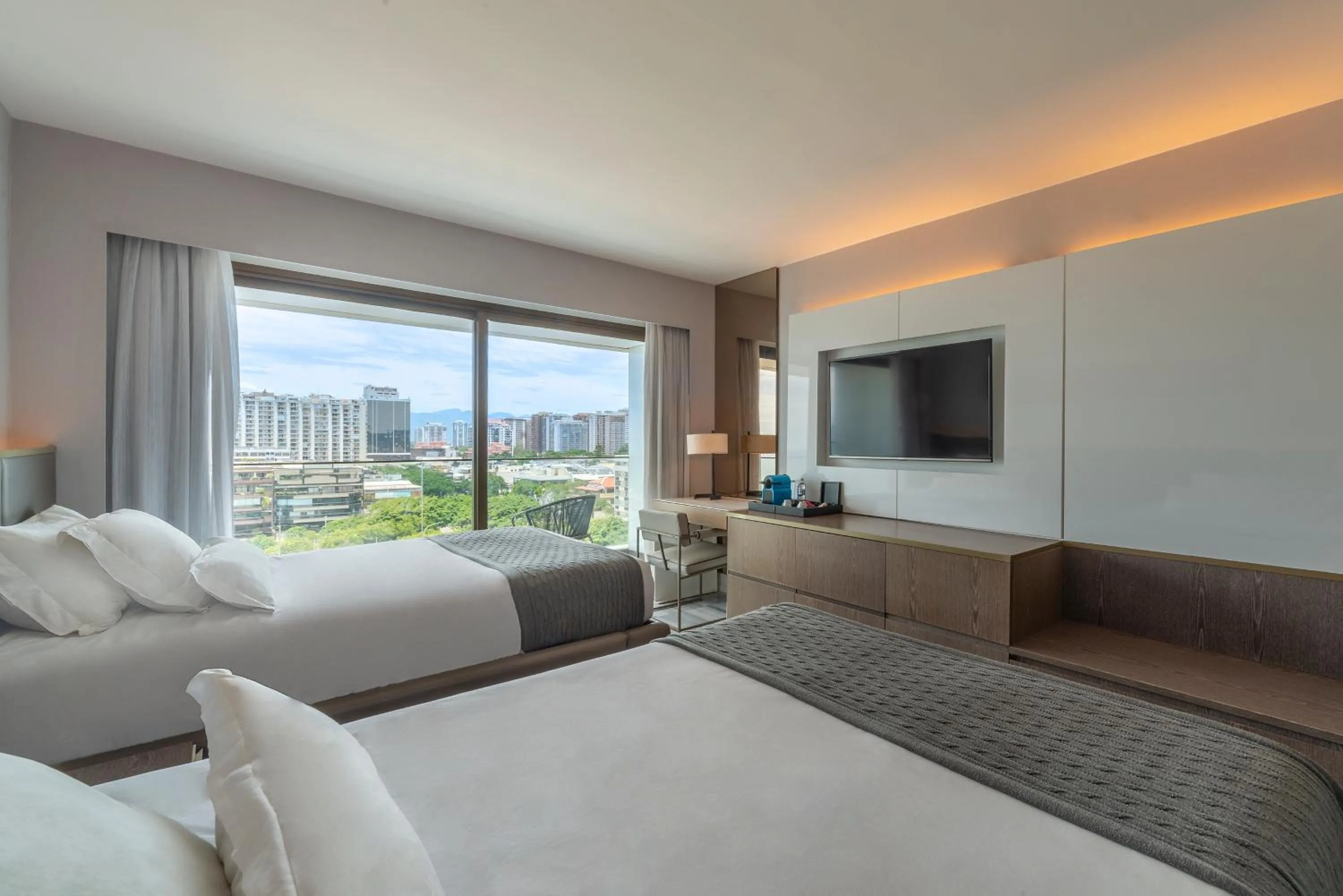 Bed in Lifestyle Laghetto Collection