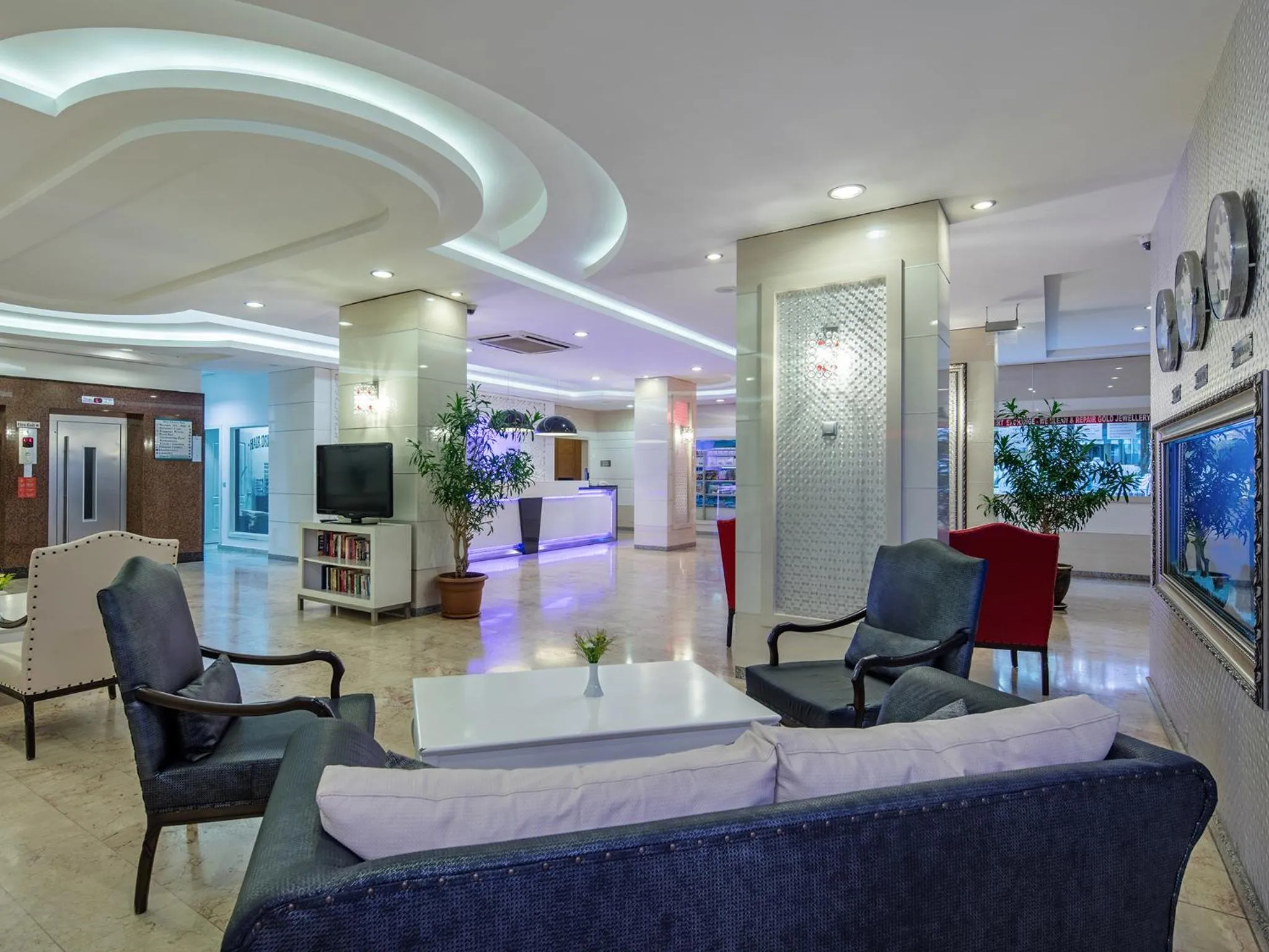 Lobby or reception in May Flower Apart Hotel