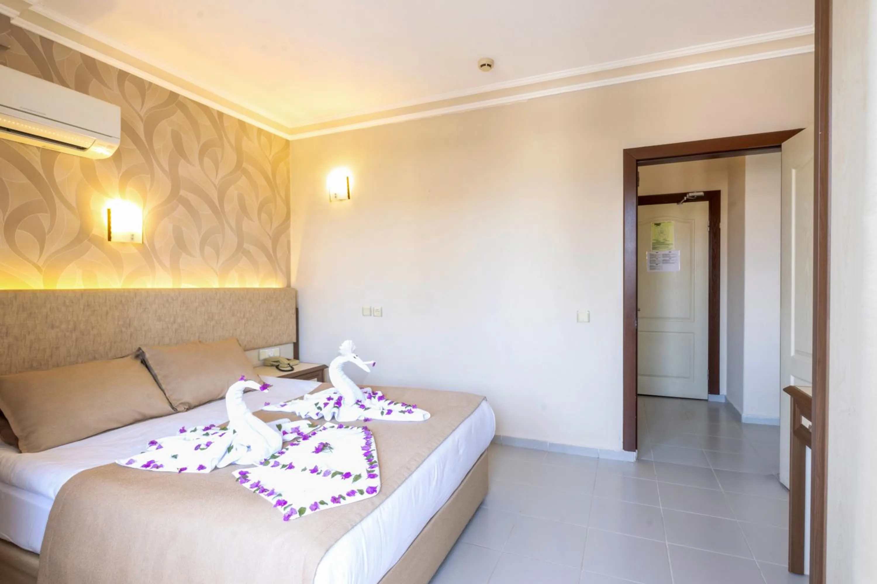 Bedroom, Bed in May Flower Apart Hotel