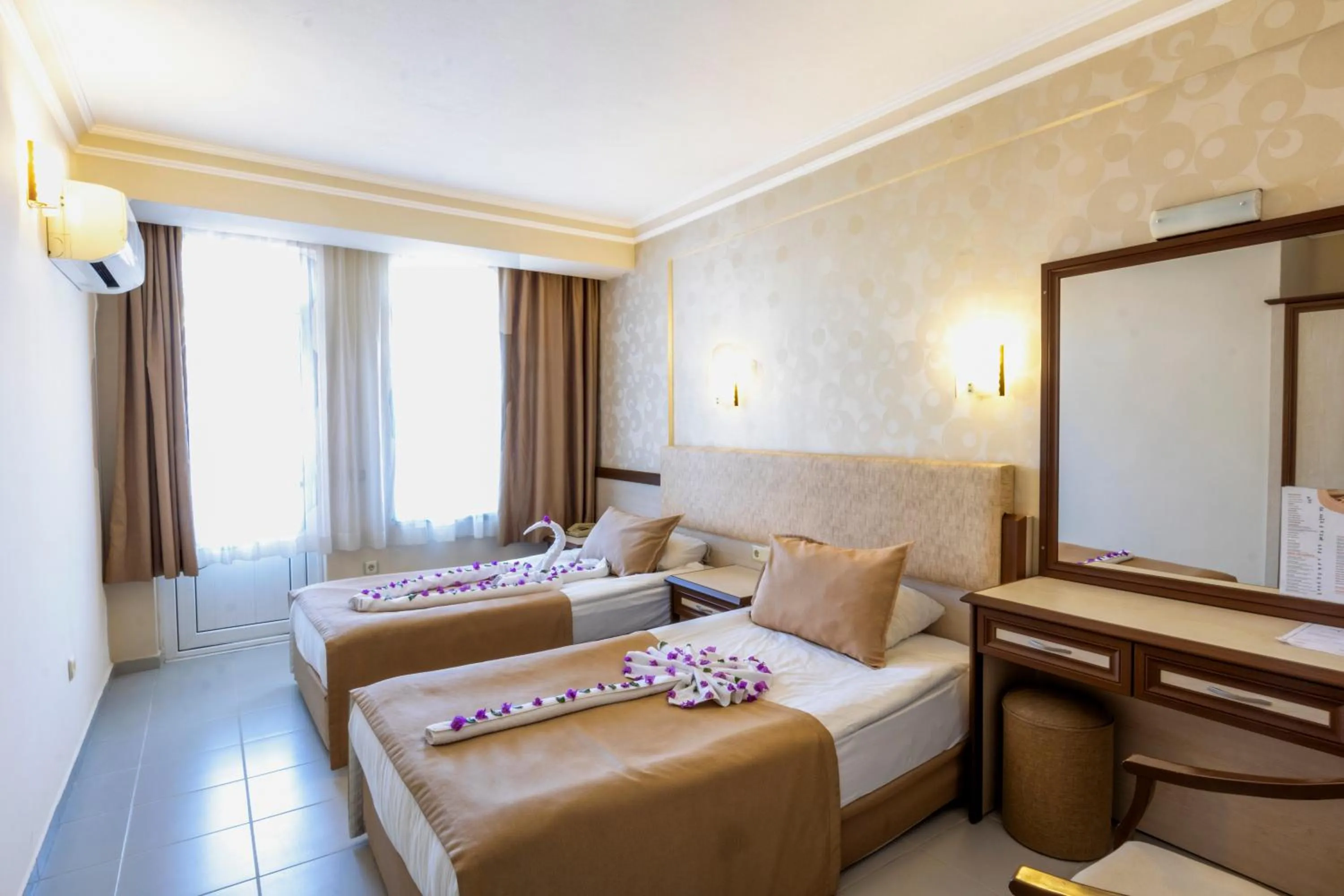 Bedroom, Bed in May Flower Apart Hotel