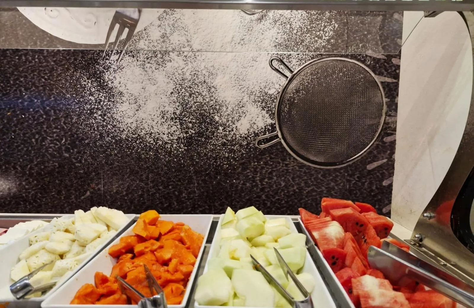 Restaurant/places to eat in Royal Regency Palace Hotel