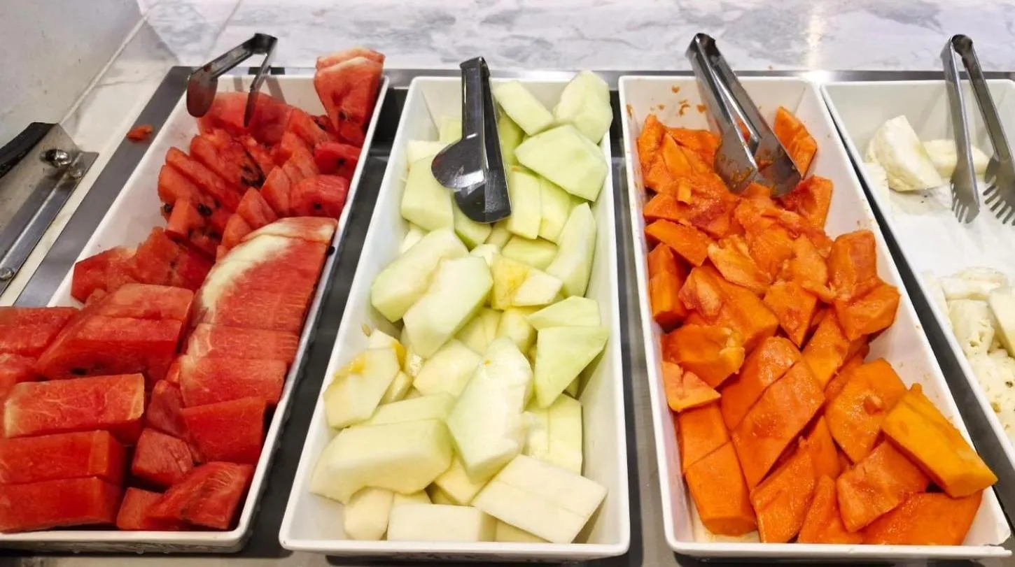 Restaurant/places to eat in Royal Regency Palace Hotel