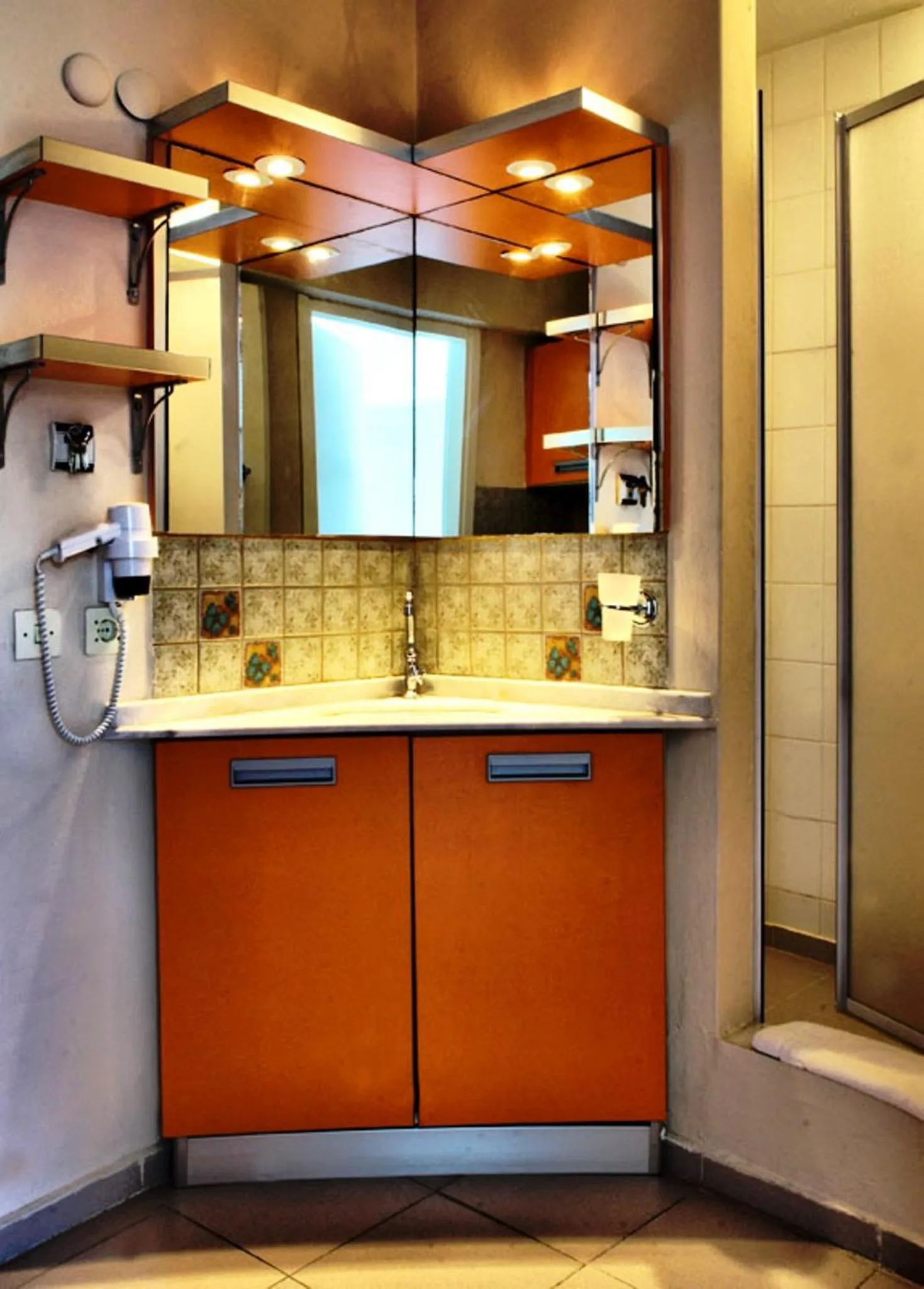 Bathroom in Hotel Golden Gate