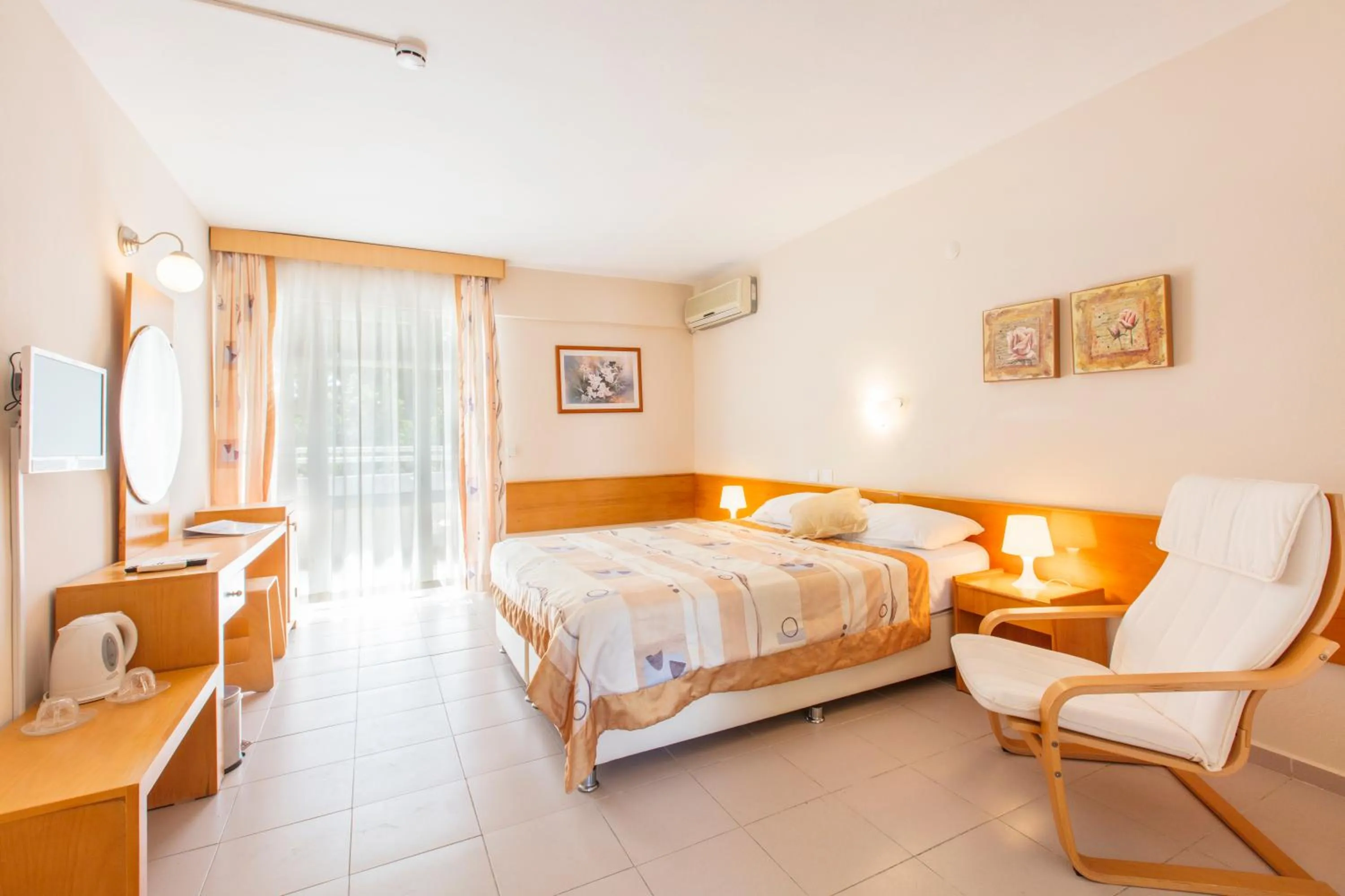 Bed in Hotel Golden Gate