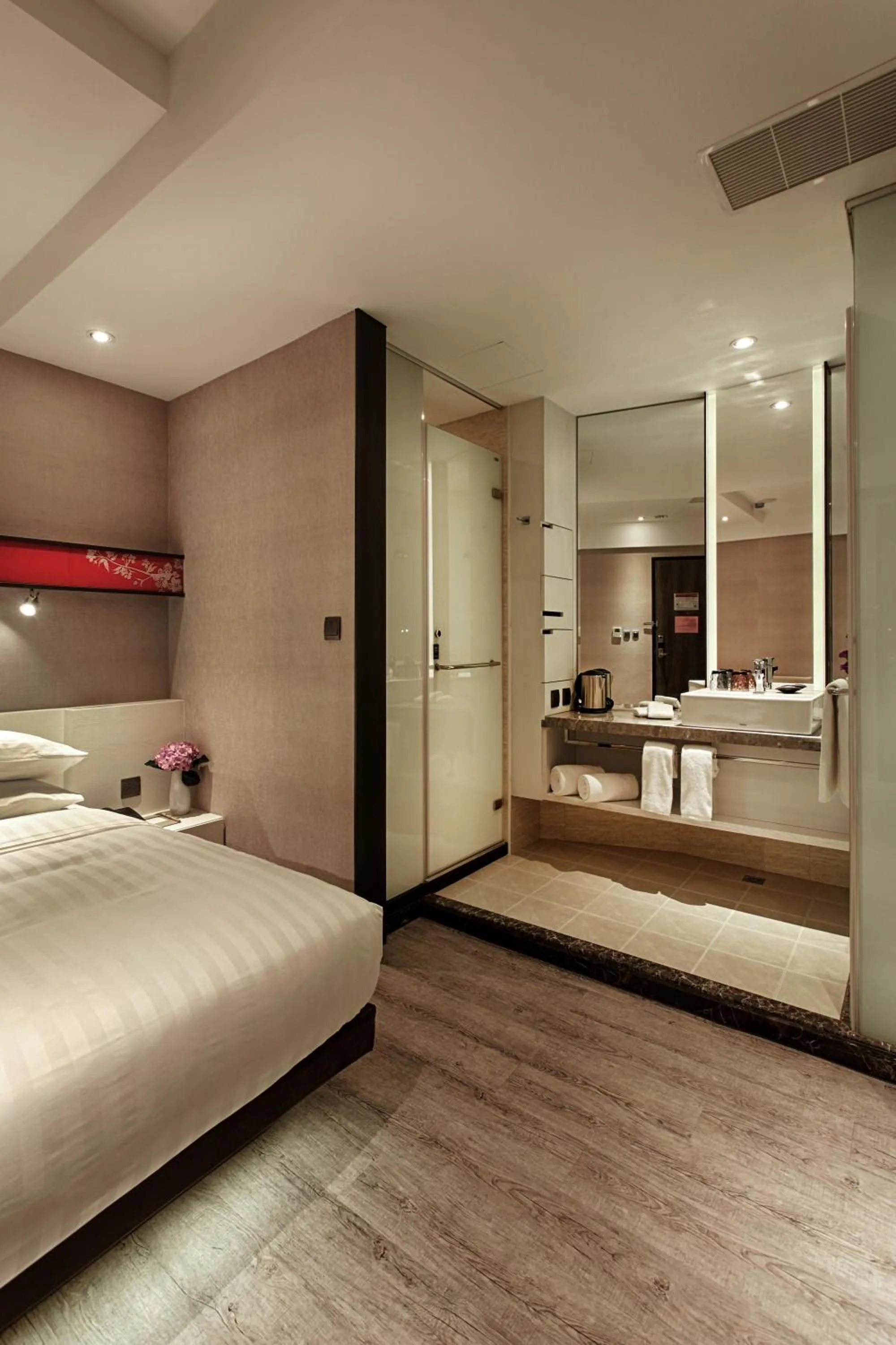 Decorative detail, Bed in City Place Hotel