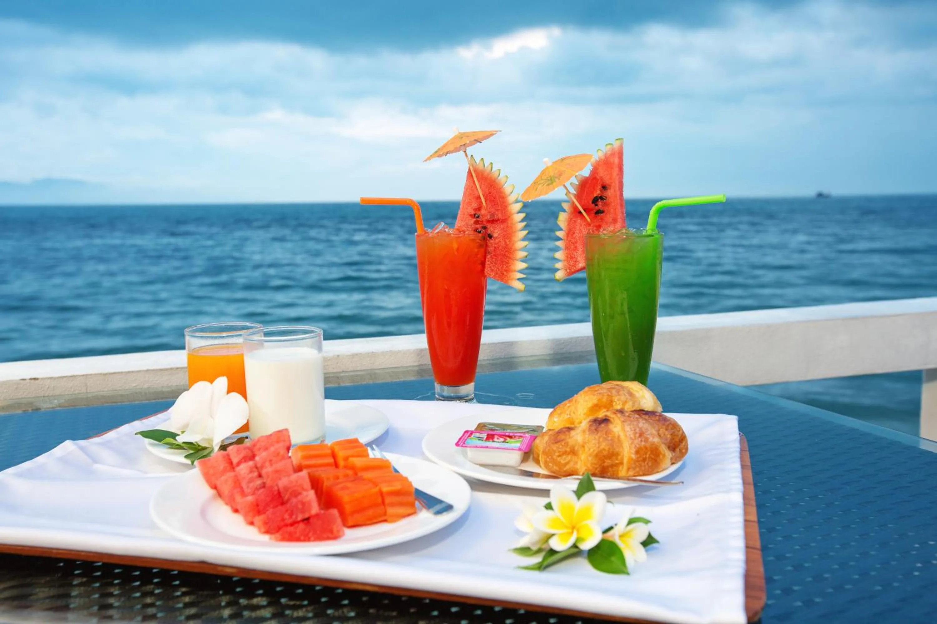 Food and drinks in Sunset Beach Hotel - Adults Only