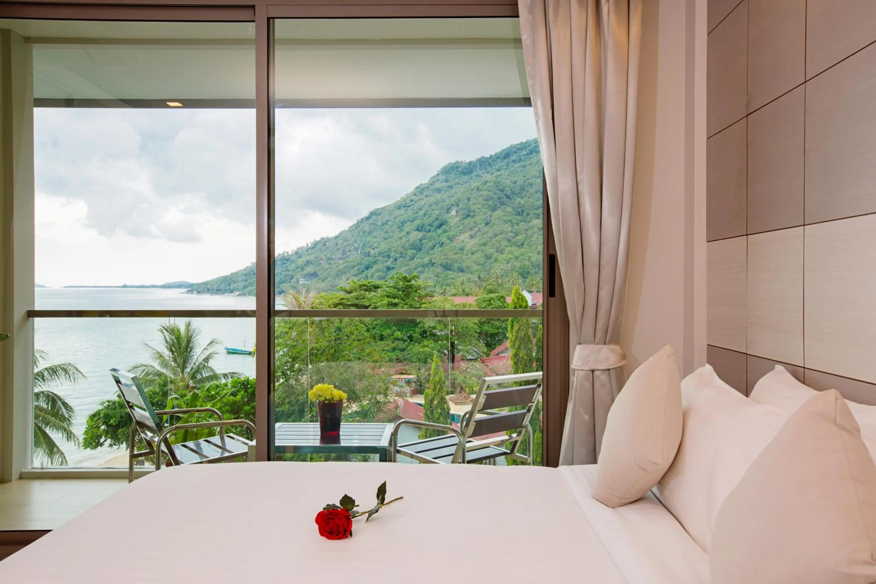 Bedroom, Bed in Sunset Beach Hotel - Adults Only