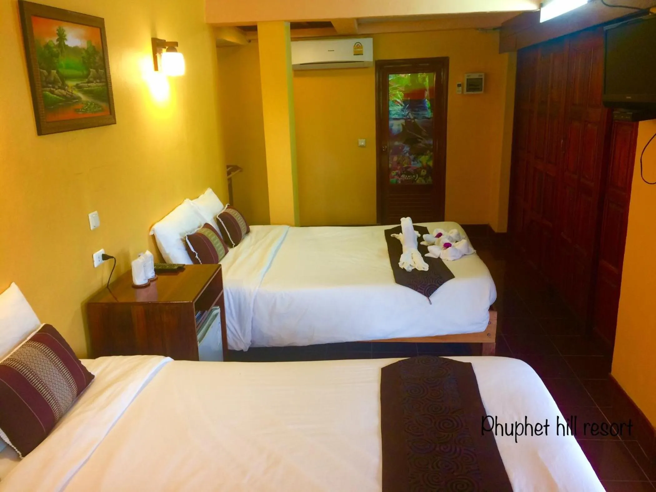 Bed in Phuphet Hill Resort