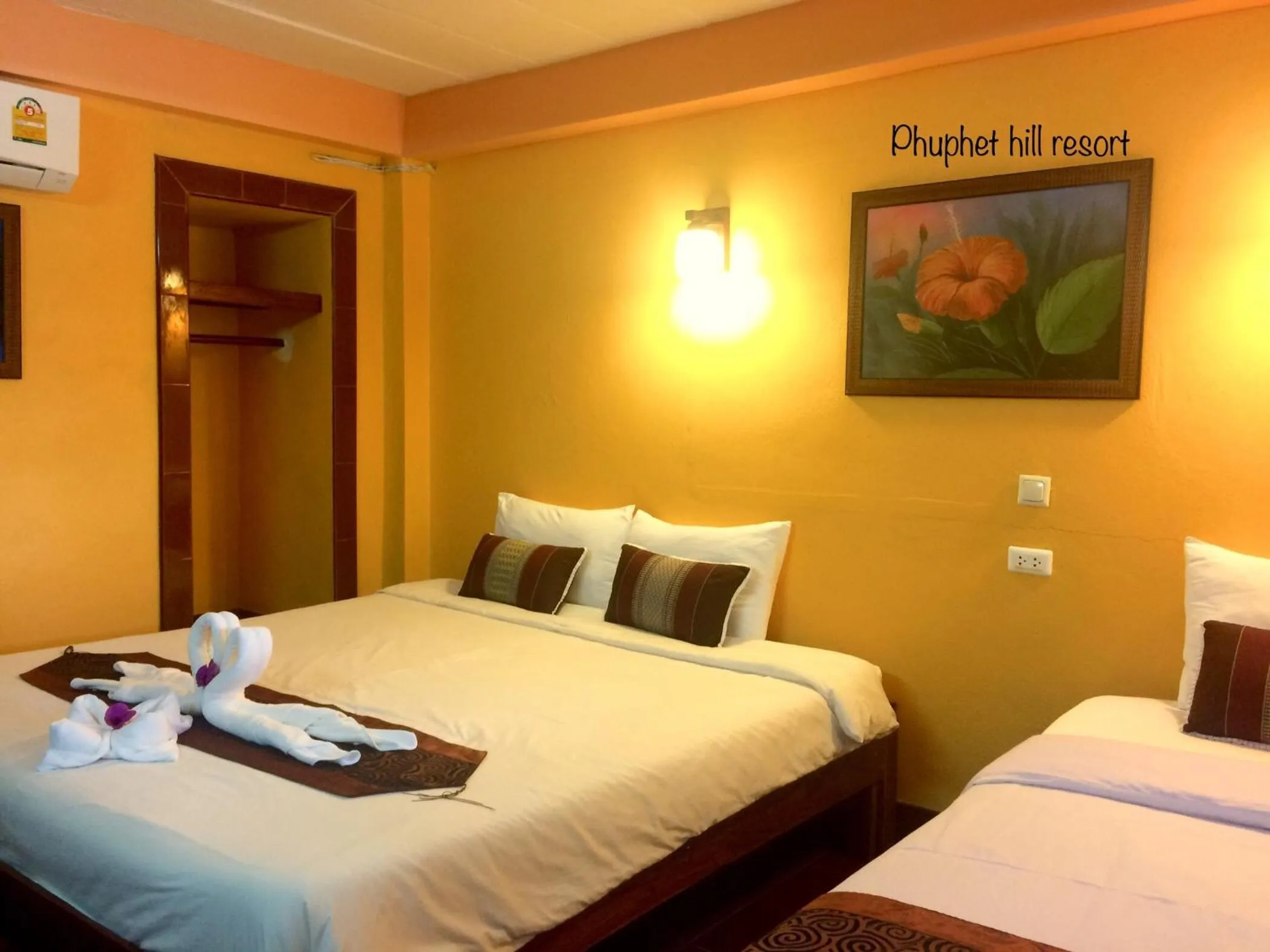 Bed in Phuphet Hill Resort