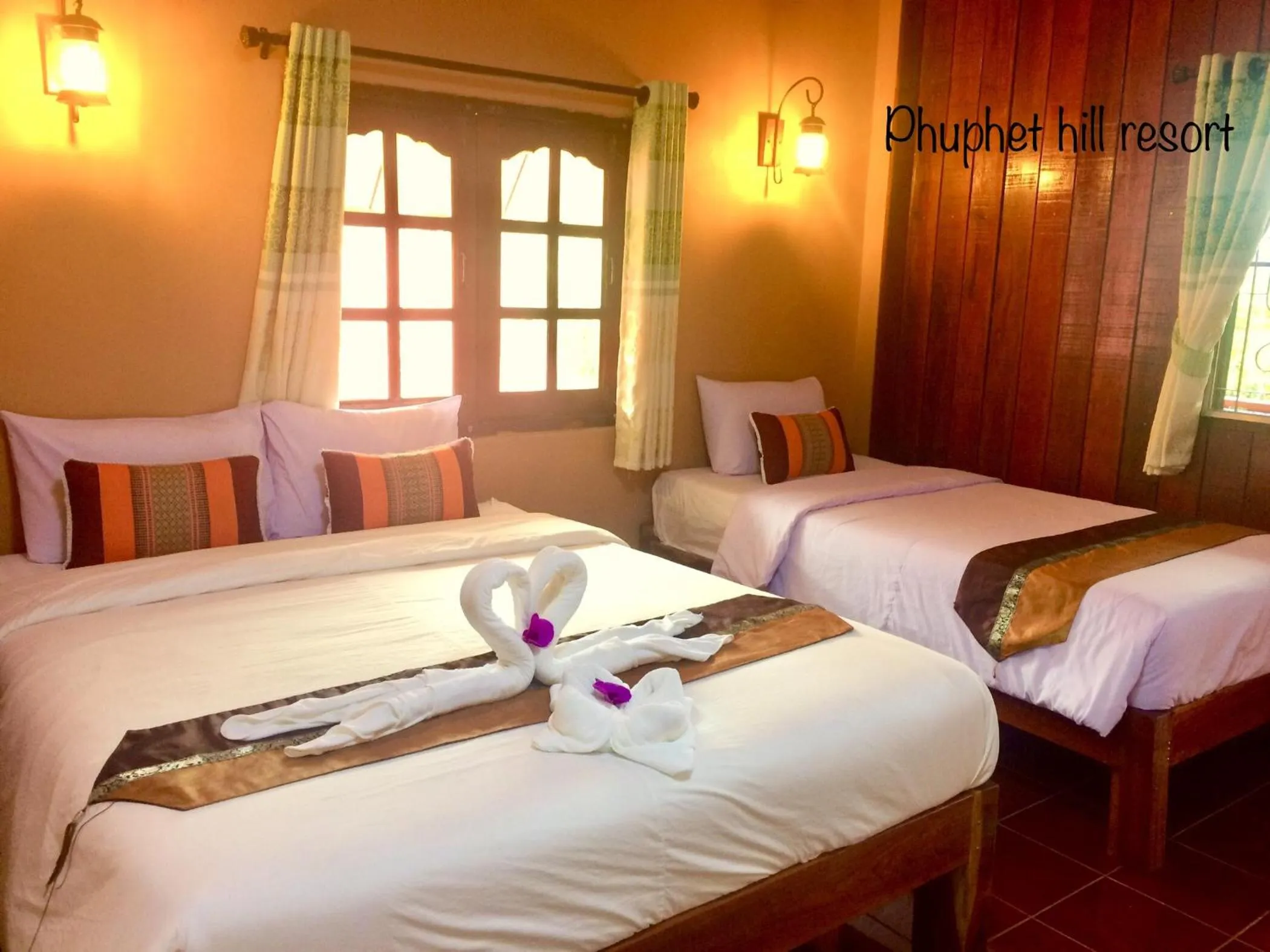 Bed in Phuphet Hill Resort
