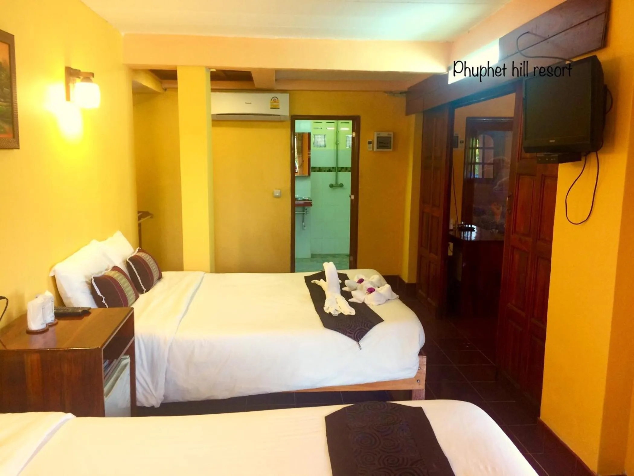 Bed in Phuphet Hill Resort