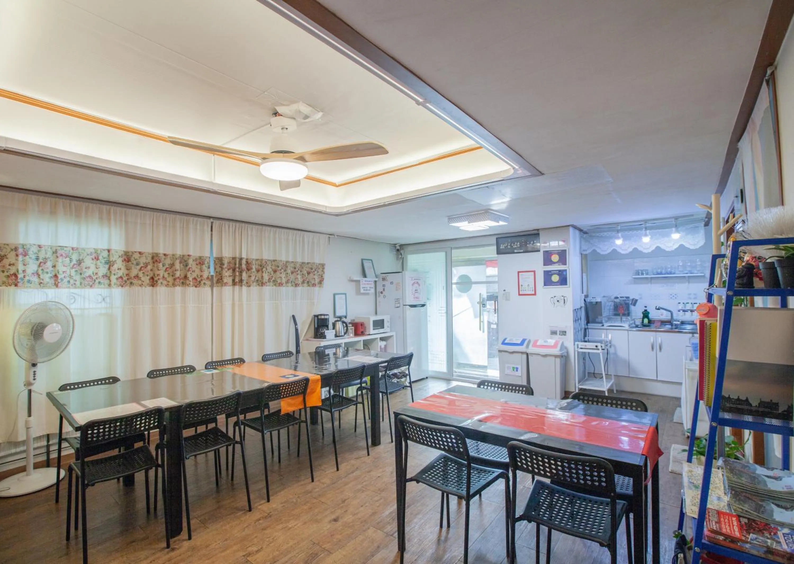 Living room in Jeong House