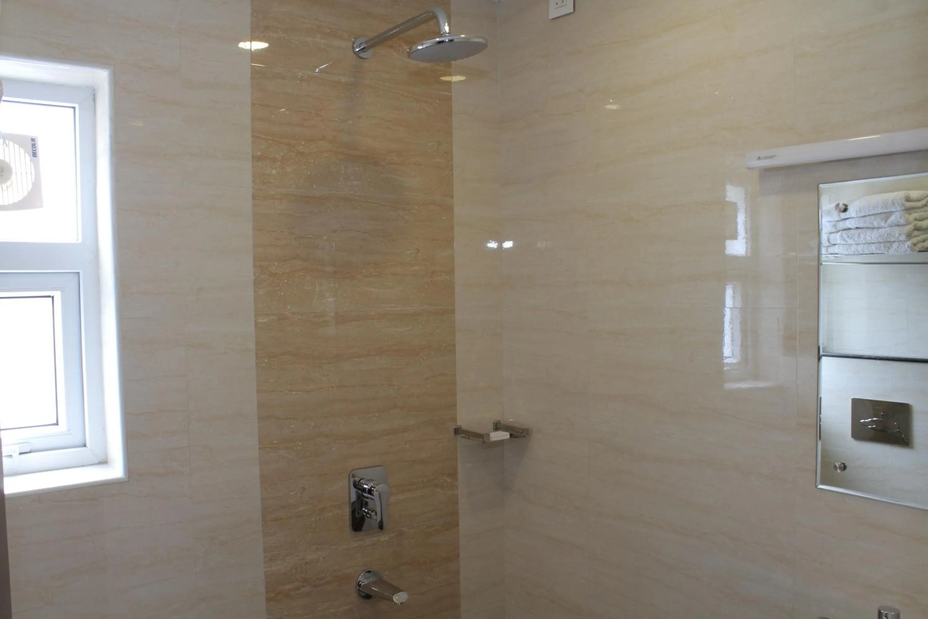 Shower in The Kings Park Residency