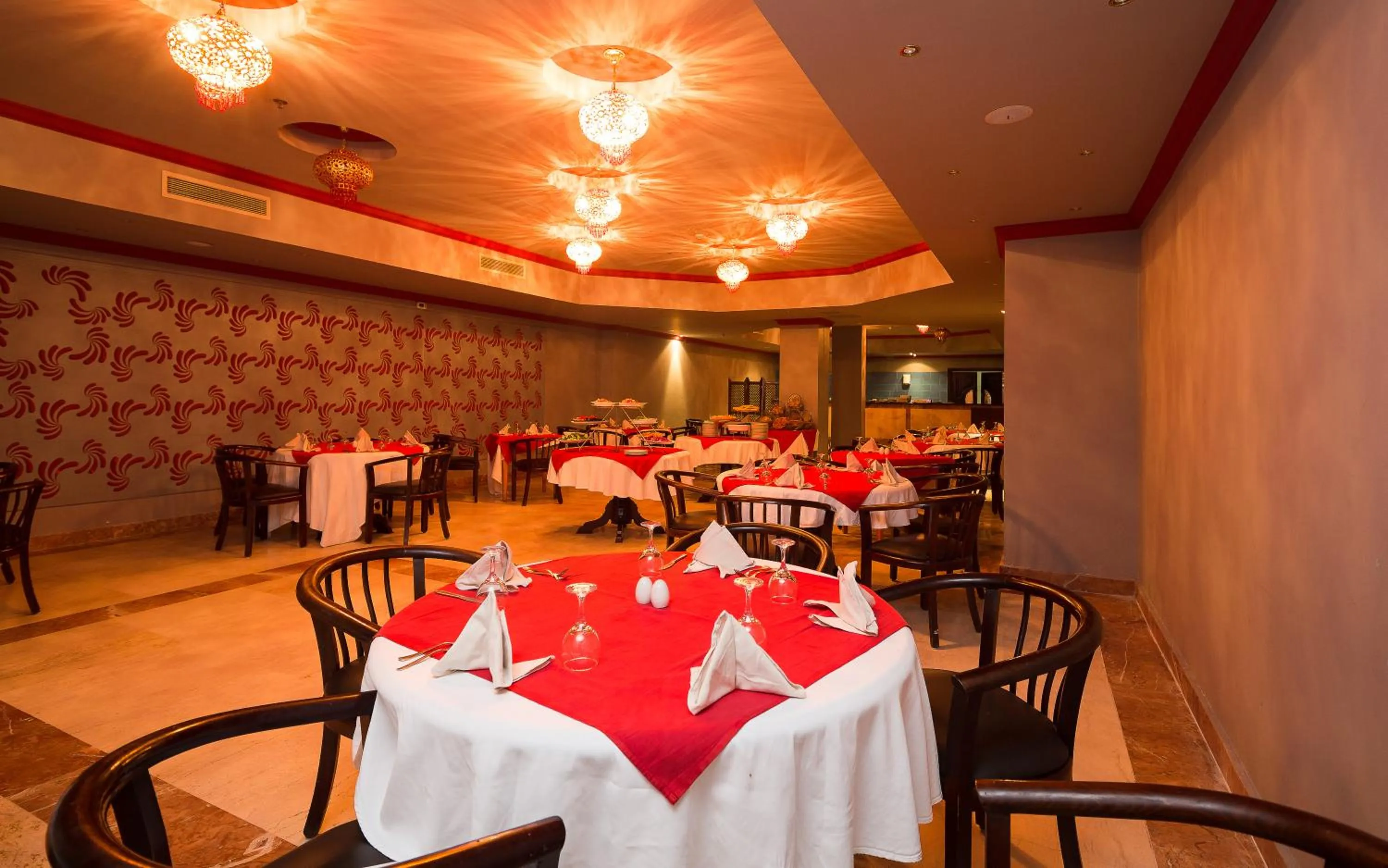 Restaurant/Places to Eat in Hawaii Caesar Palace Aqua Park - Families and Couples Only