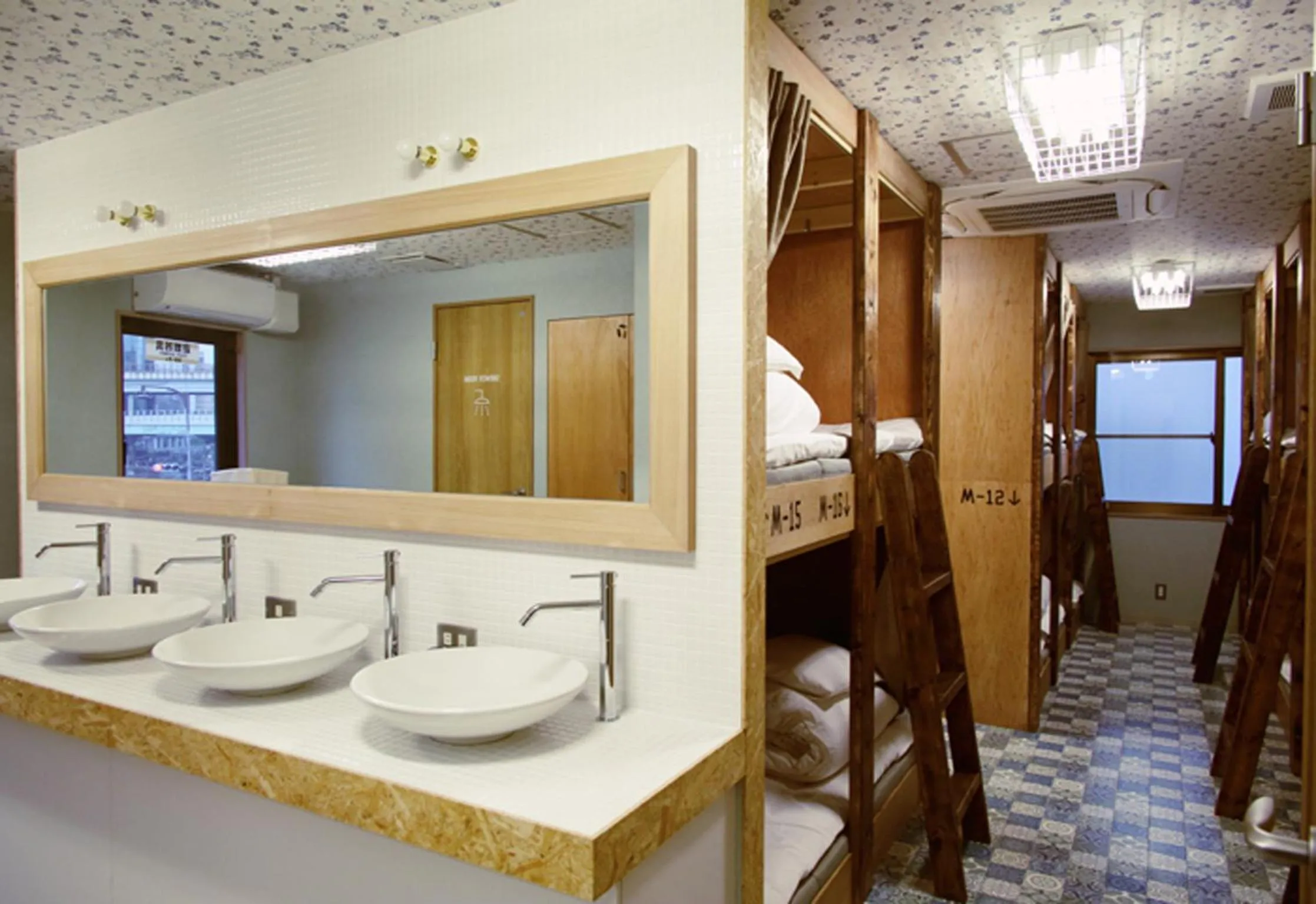 Photo of the whole room in Good Diner Inn Copain