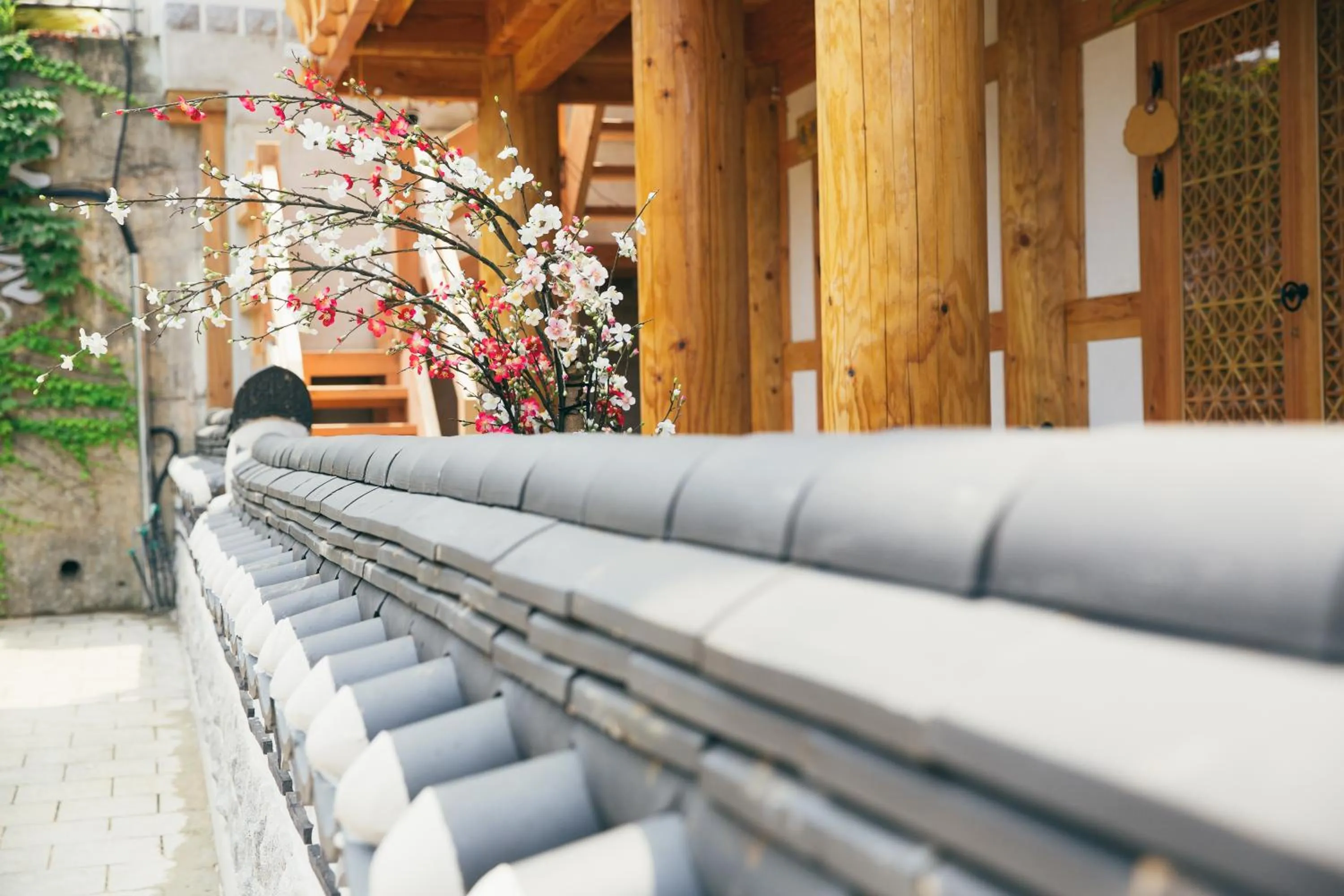 Decorative detail in Laon Hanok Gguljam