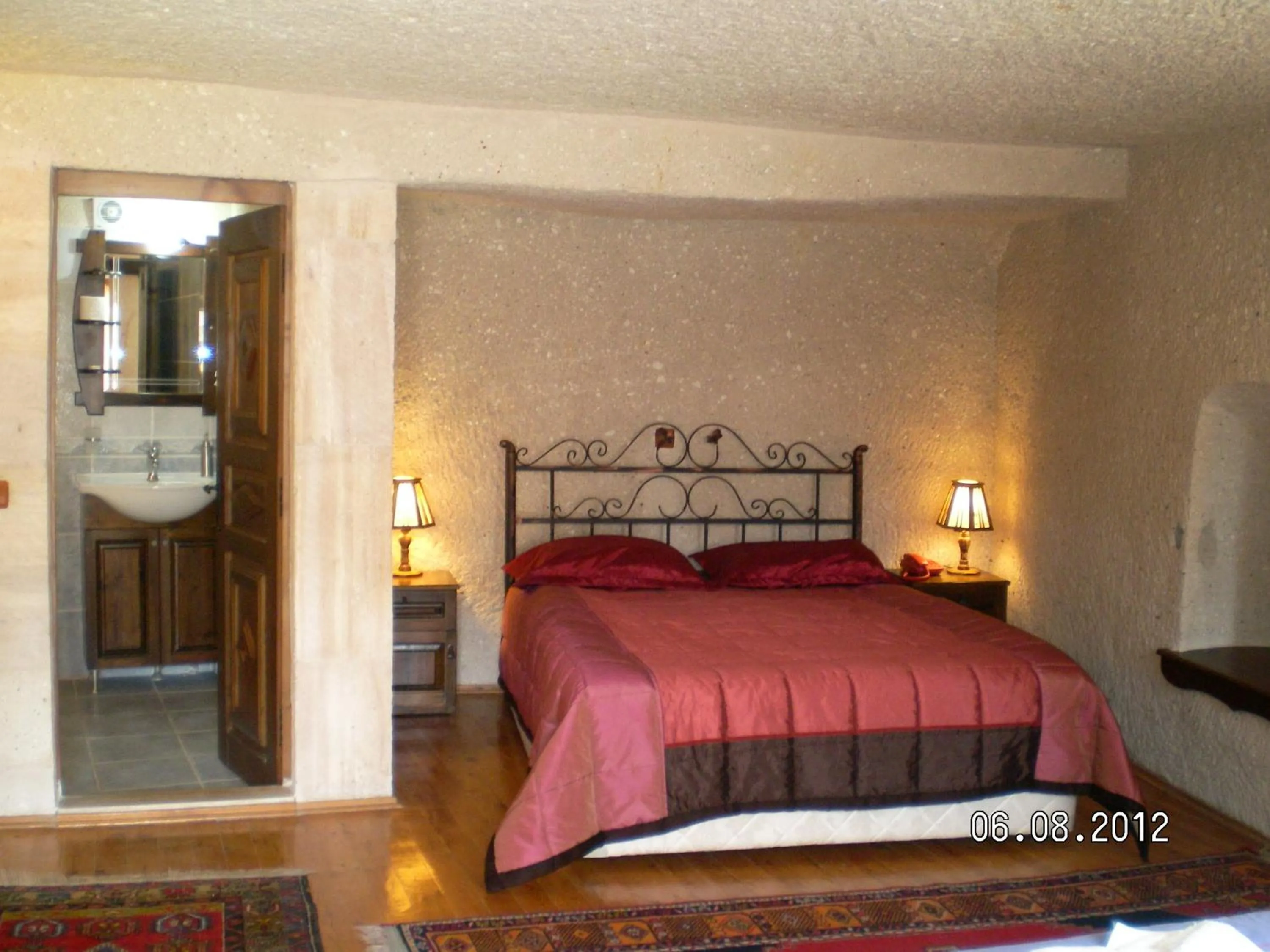 Bed in Nature Park Cave Hotel