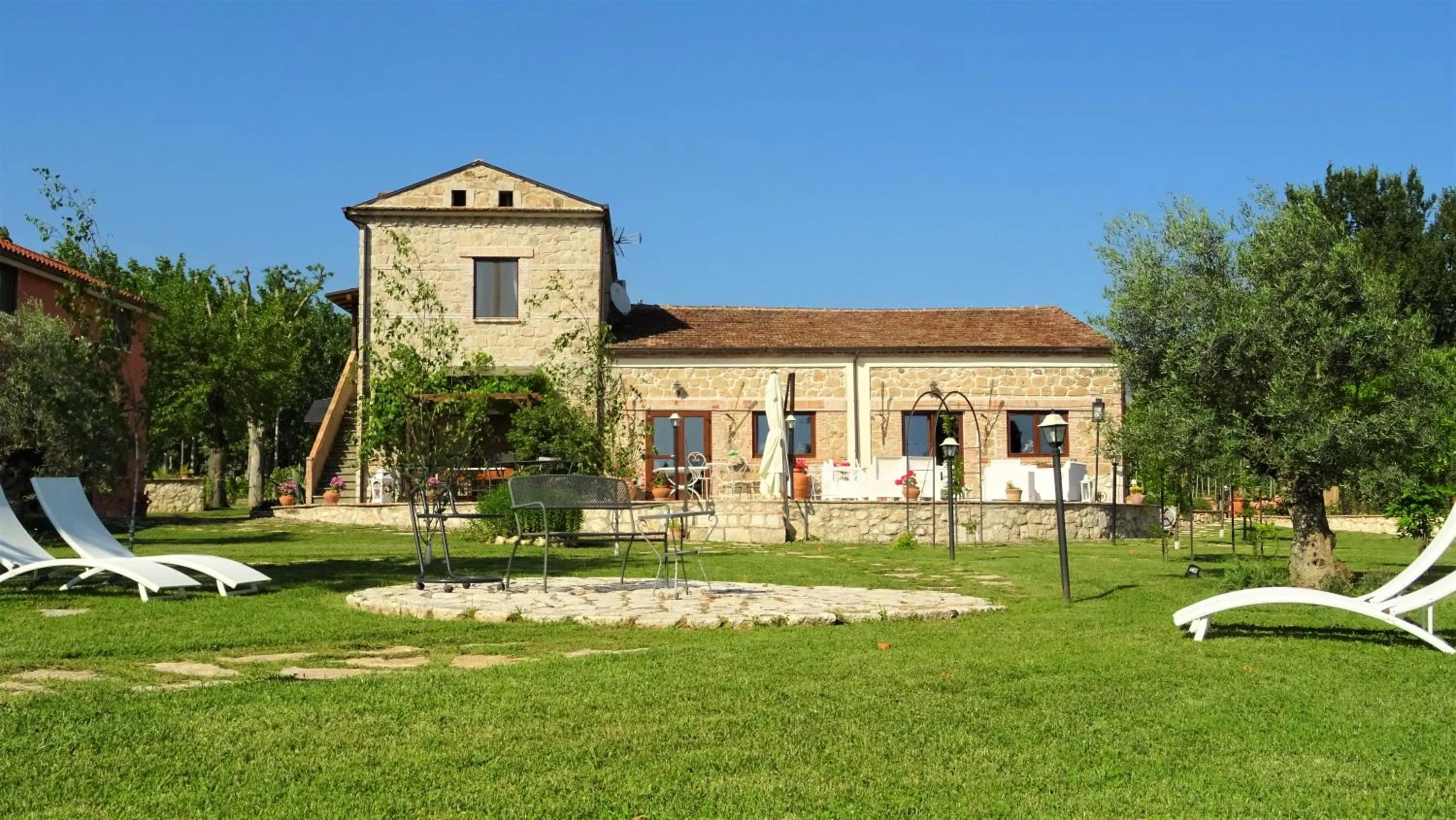 Facade/entrance in AGRITURISMO iL PIOPPETO