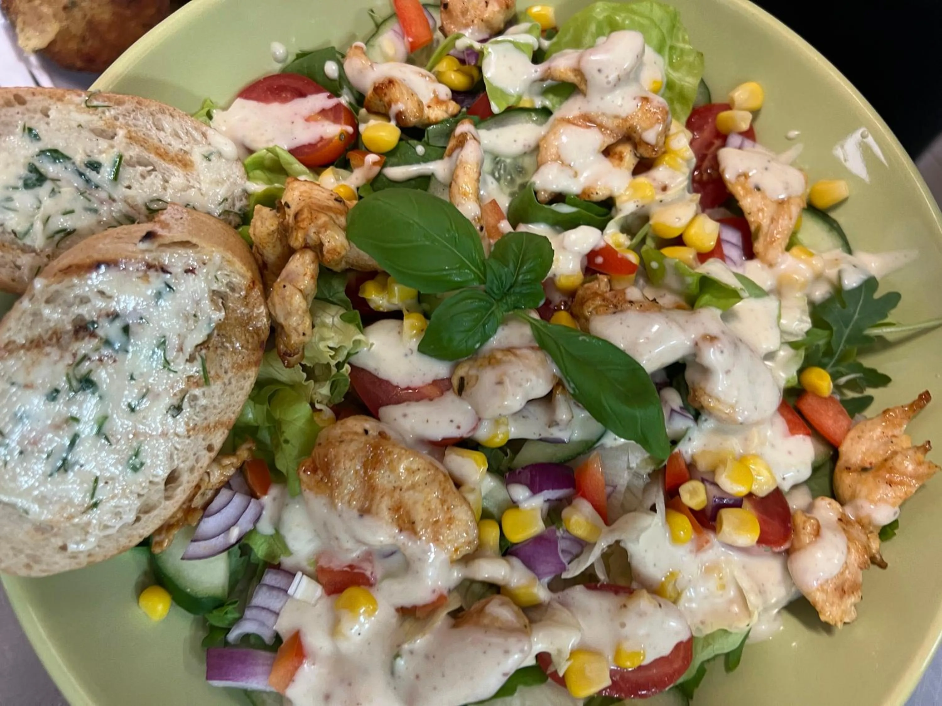 Restaurant/places to eat in Hotel i Restauracja Castle