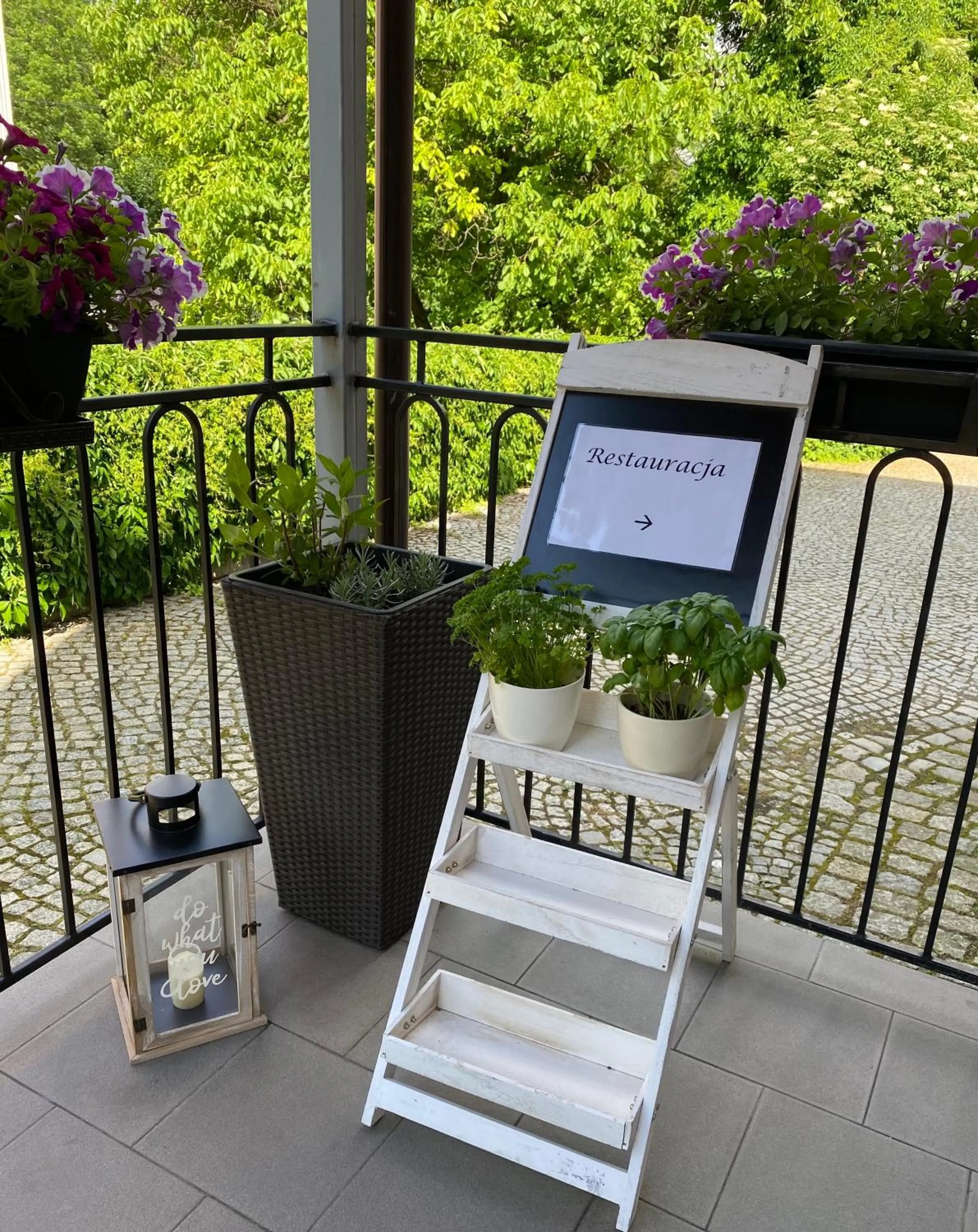 Property building in Hotel i Restauracja Castle