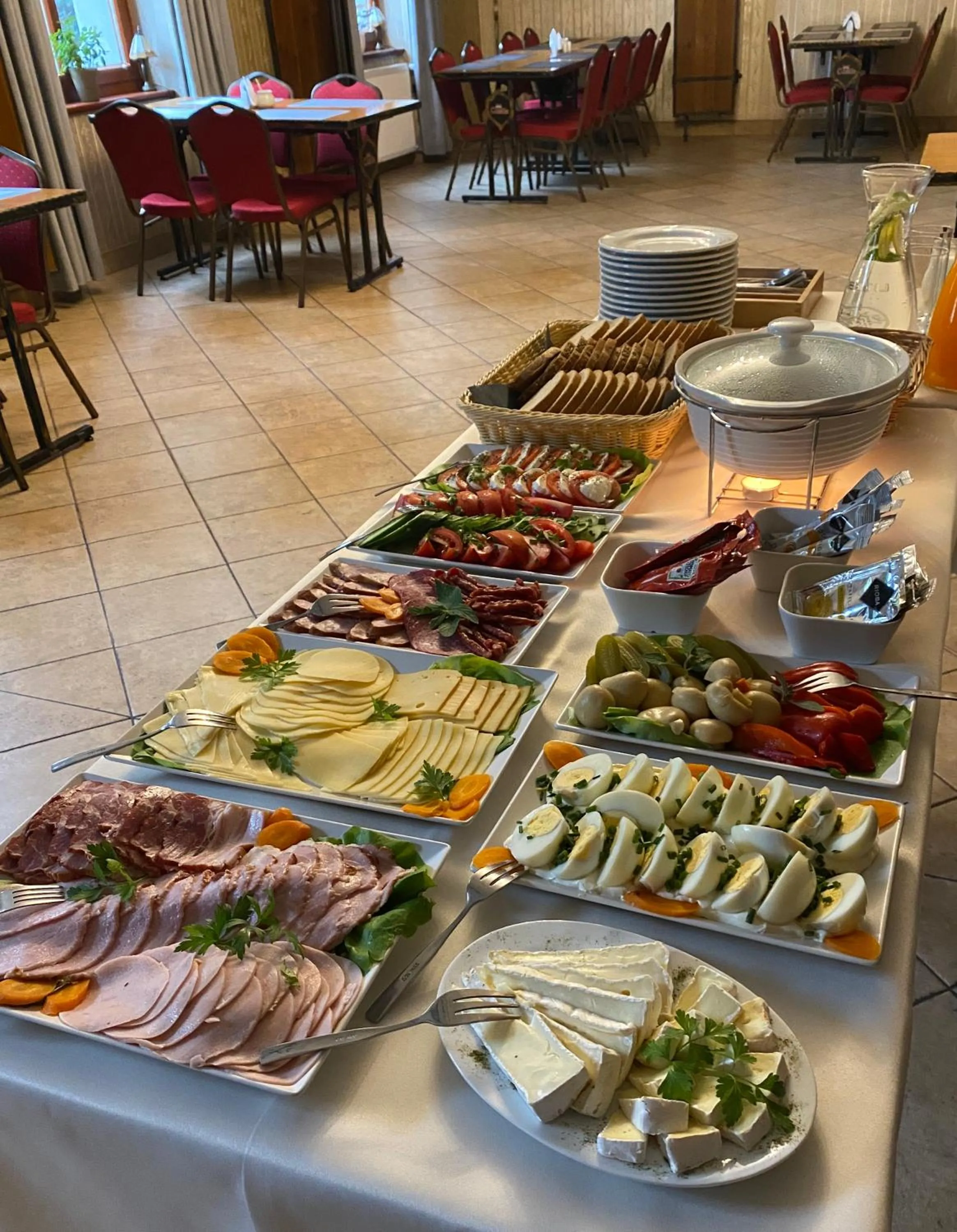 Restaurant/places to eat in Hotel i Restauracja Castle