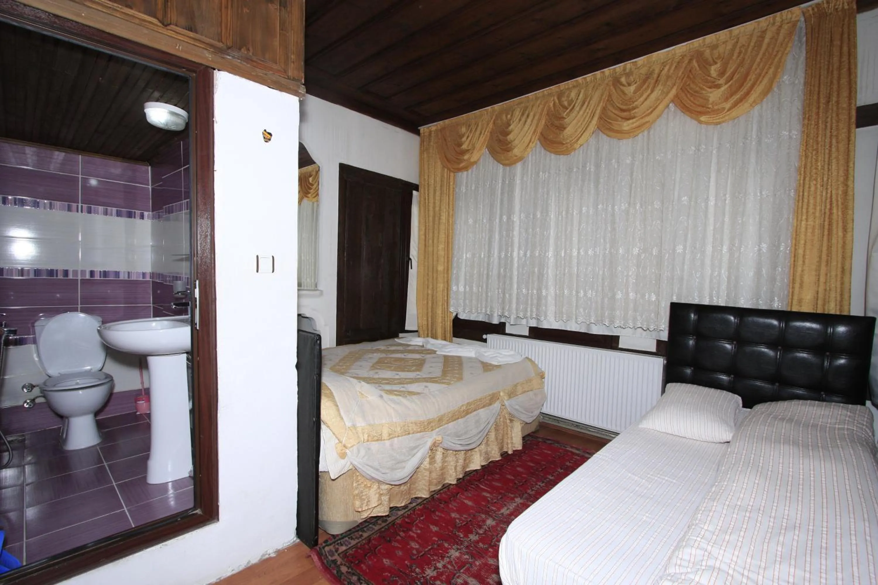 Photo of the whole room in Efe Guest House