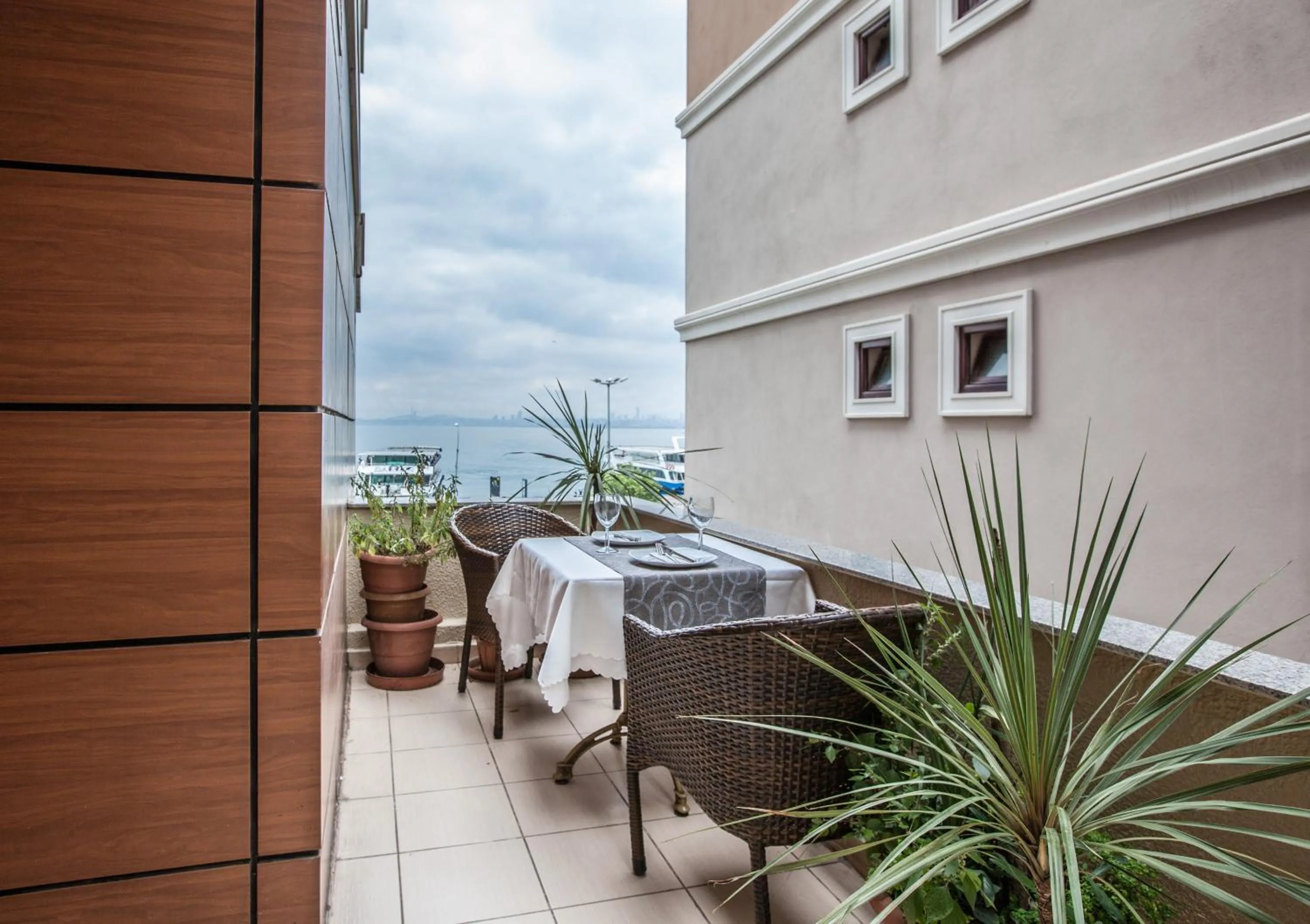 Balcony/Terrace in Buyukada Comfort OTEL