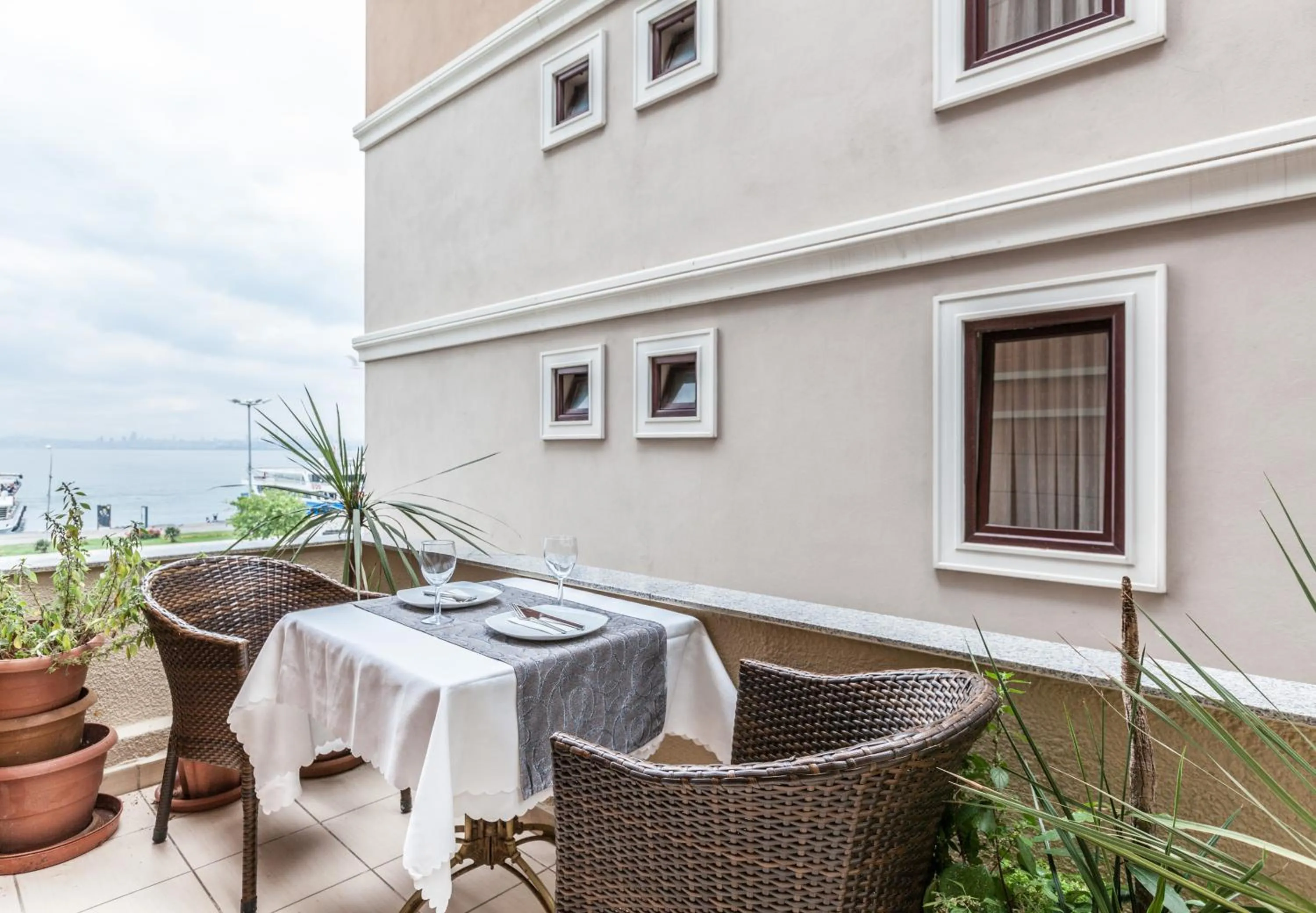 Photo of the whole room in Buyukada Comfort OTEL