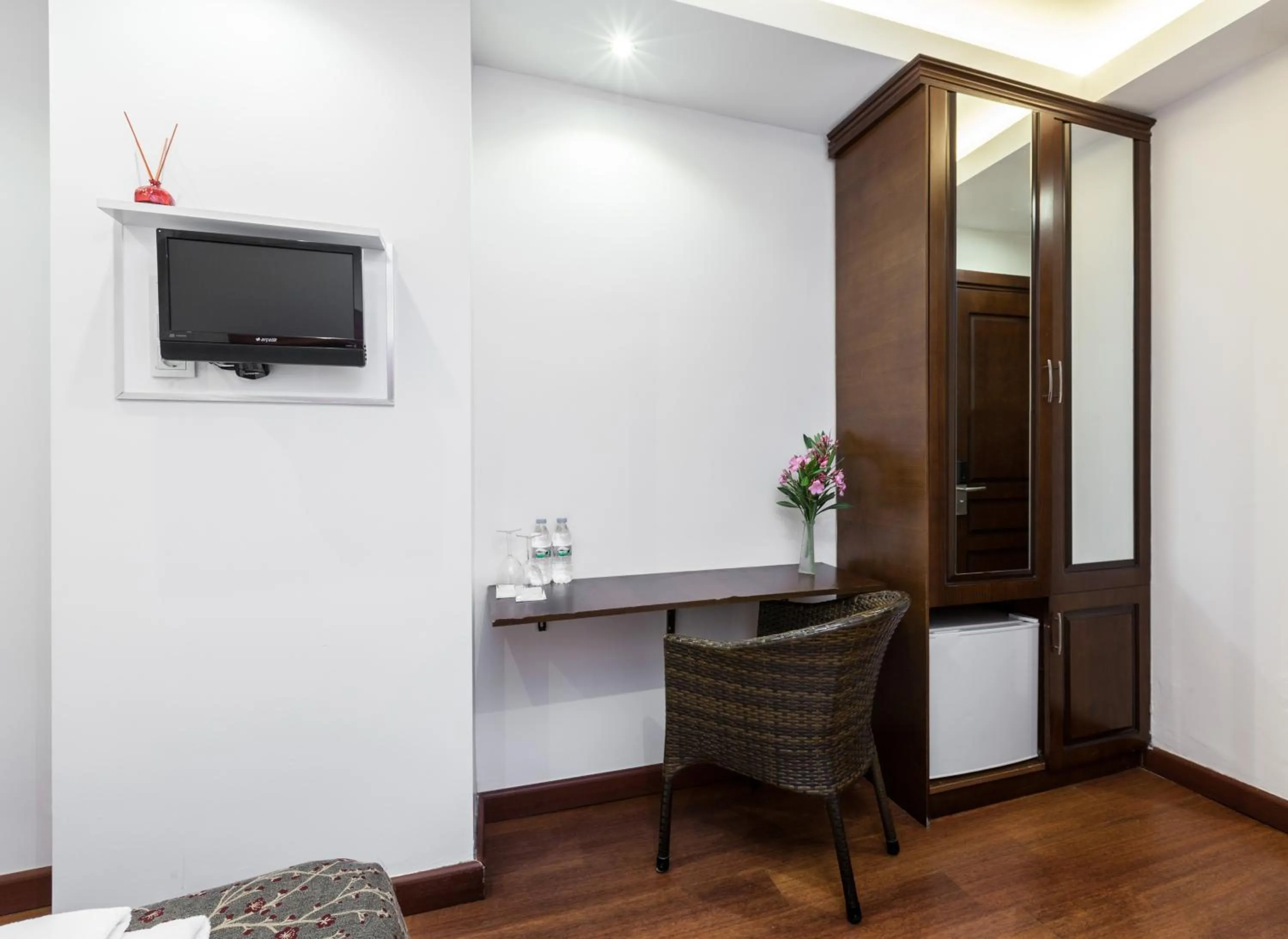 Photo of the whole room in Buyukada Comfort OTEL