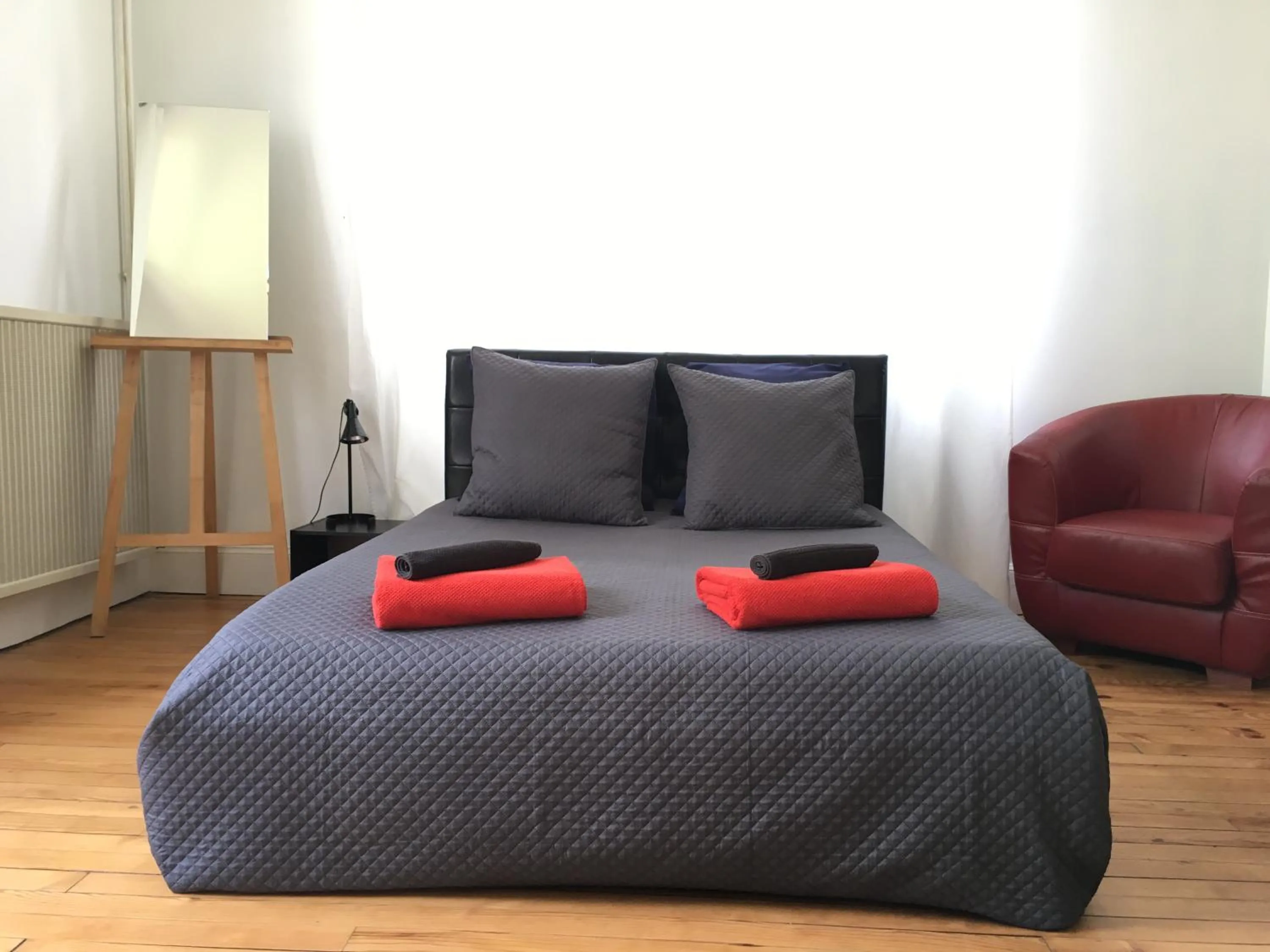 Photo of the whole room in Chez Dan et Véro - Chambre d'hôte