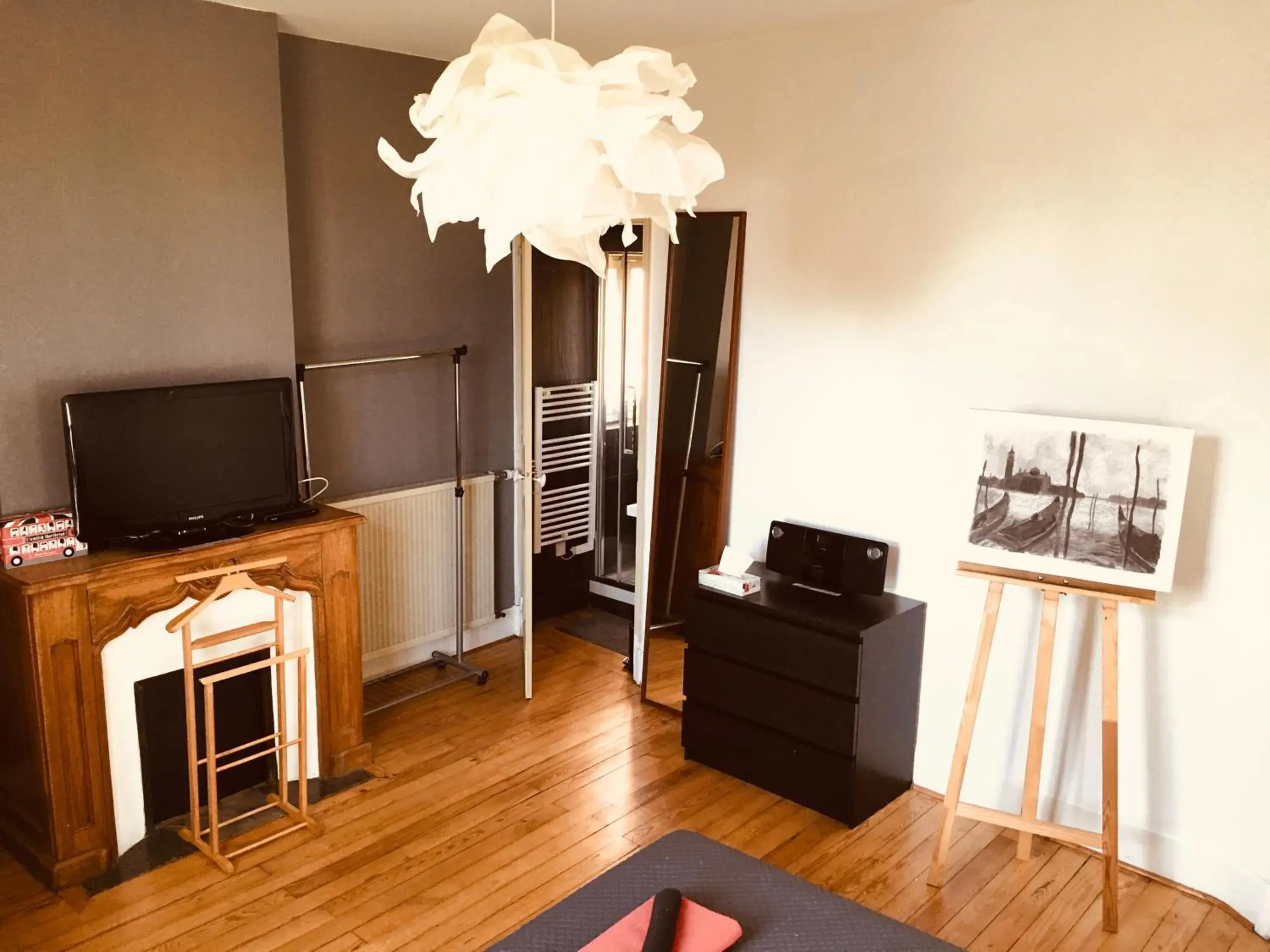 Double Room with Private Bathroom and External Toilet - single occupancy in Chez Dan et Véro - Chambre d'hôte Double Room with Private Bathroom and External Toilet - single occupancy in Chez Dan et Véro - Chambre d'hôte