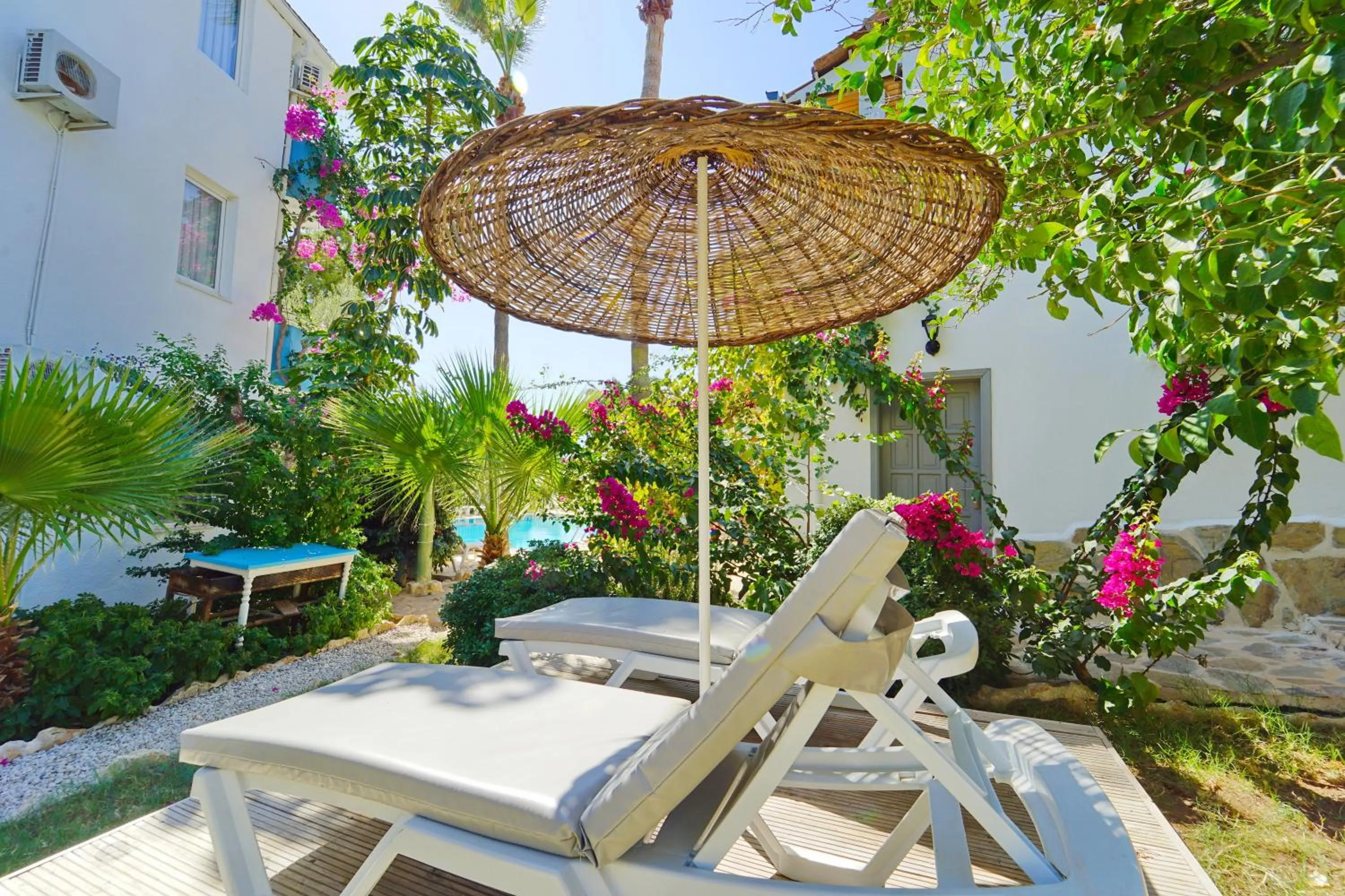 Golden Lighthouse Hotel