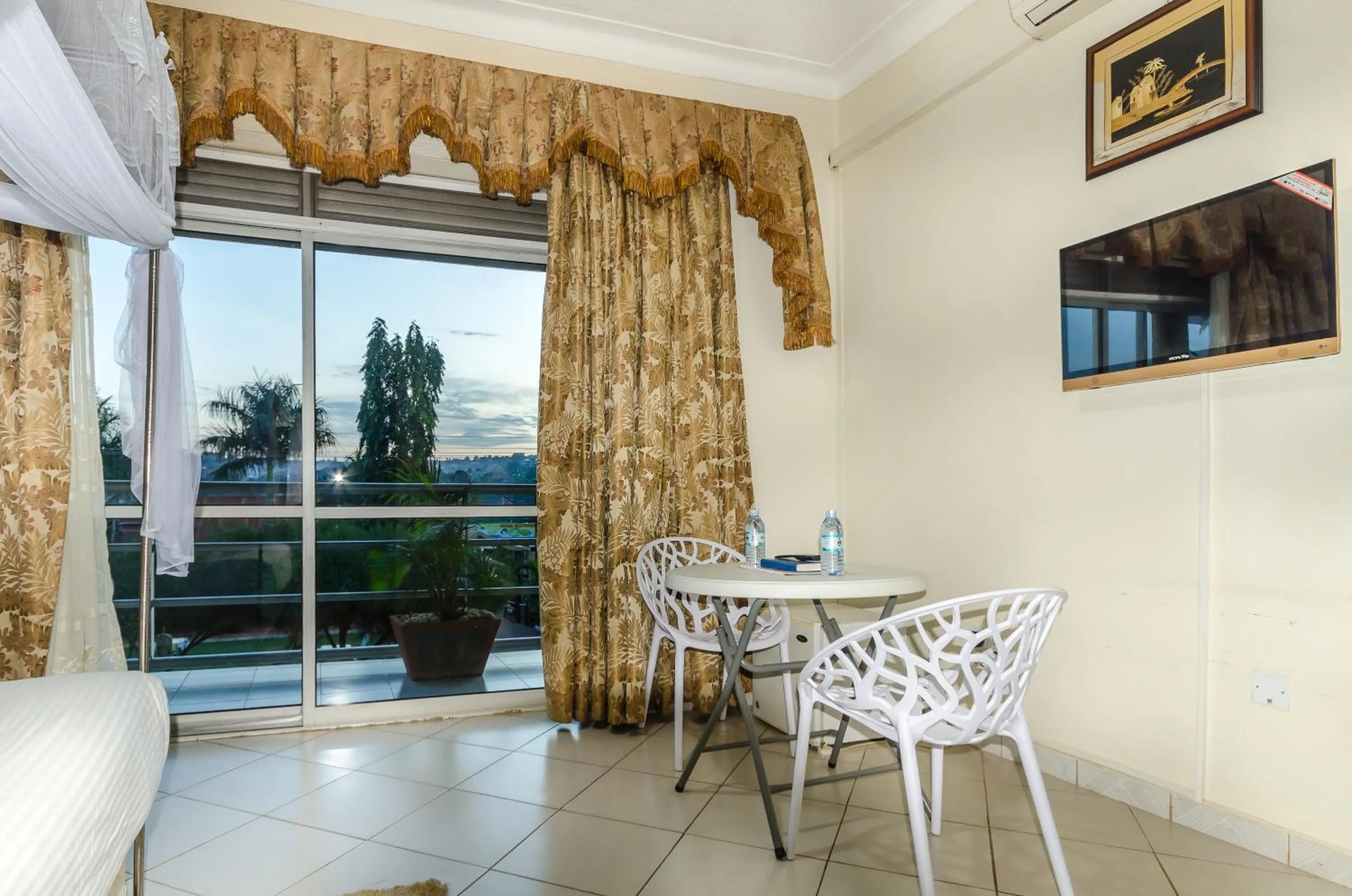 Balcony/Terrace in Victoria Travel Hotel