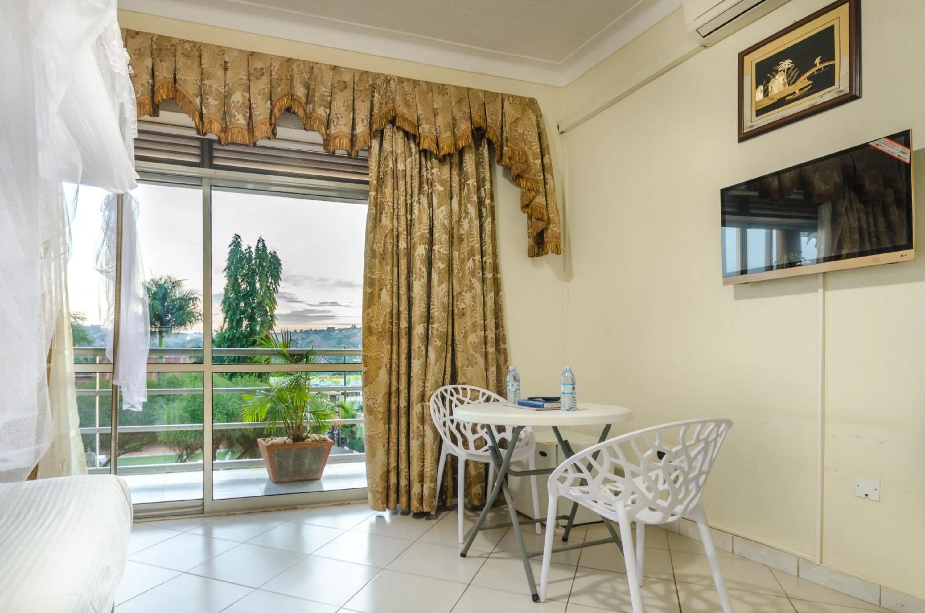 Seating area in Victoria Travel Hotel