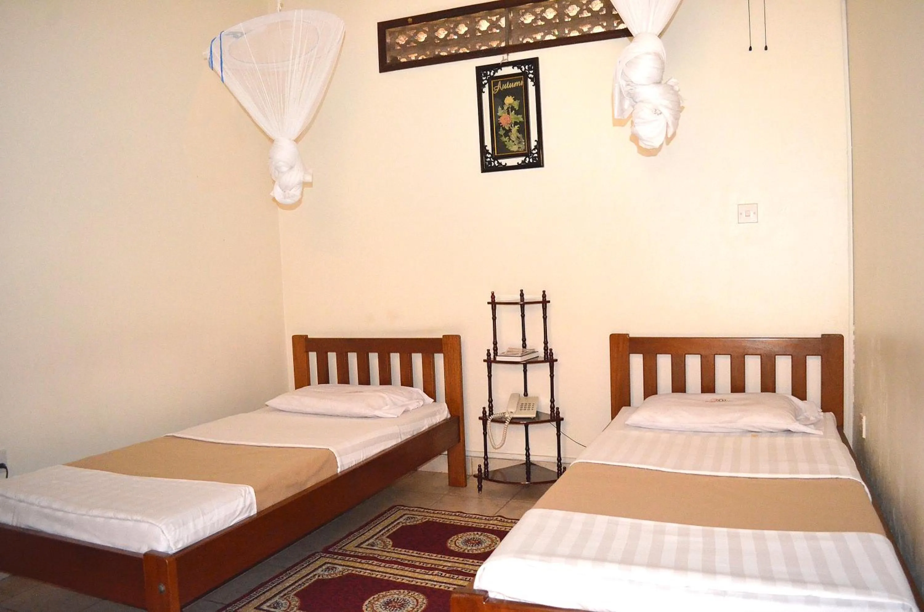 Standard Twin Room in Victoria Travel Hotel