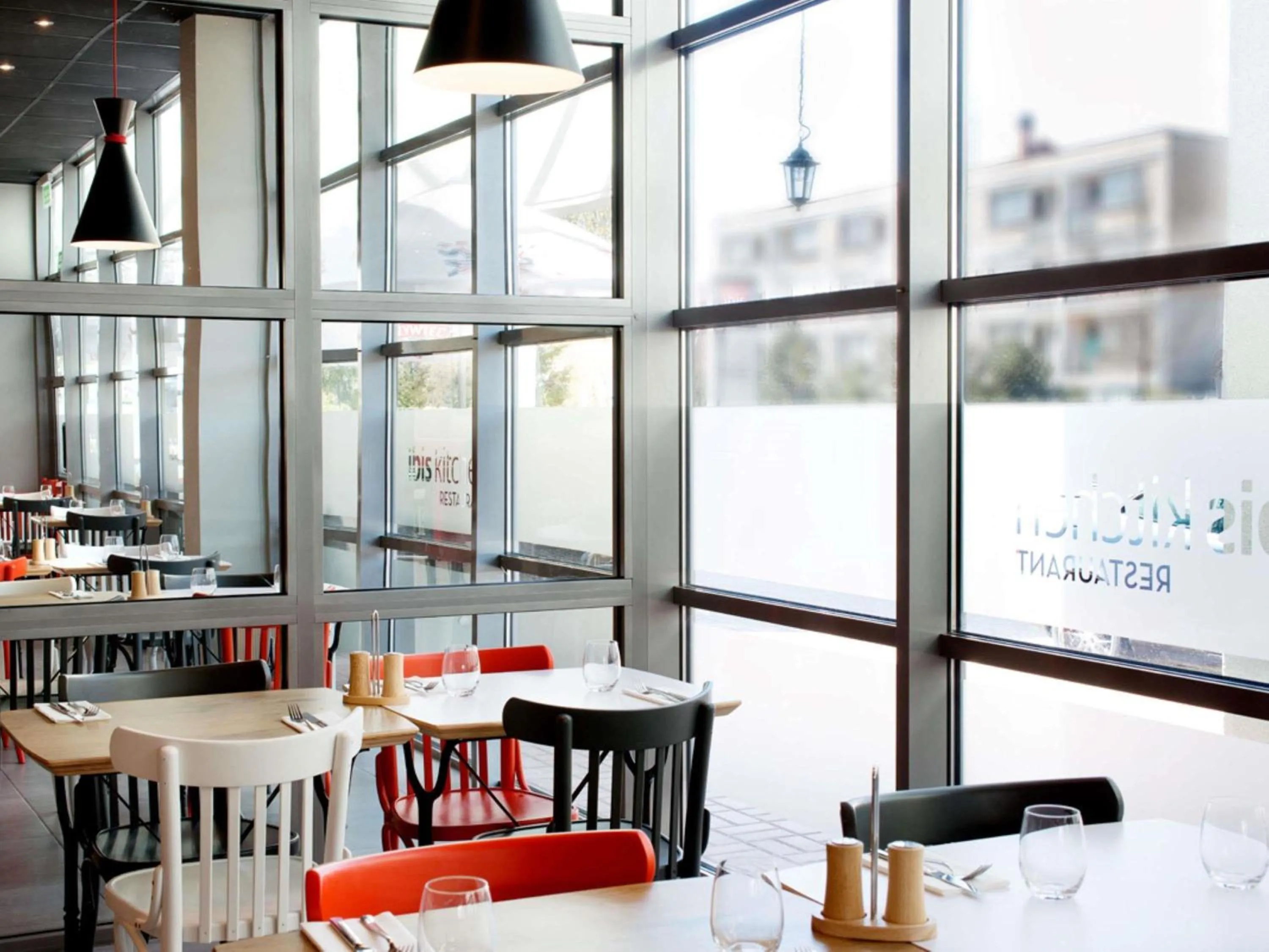 Restaurant/places to eat in Ibis Poznan Stare Miasto