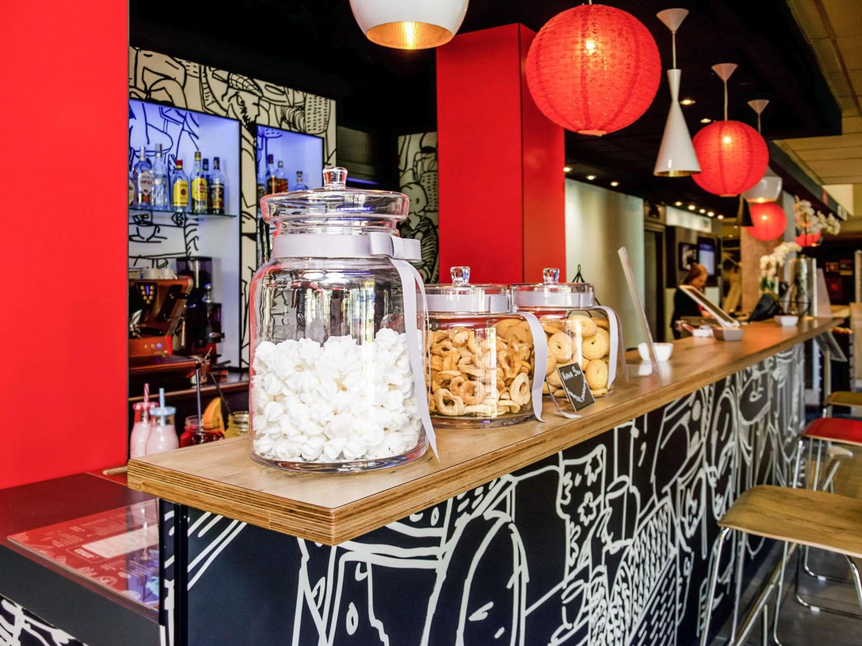 Lounge or bar in Ibis Poznan Stare Miasto