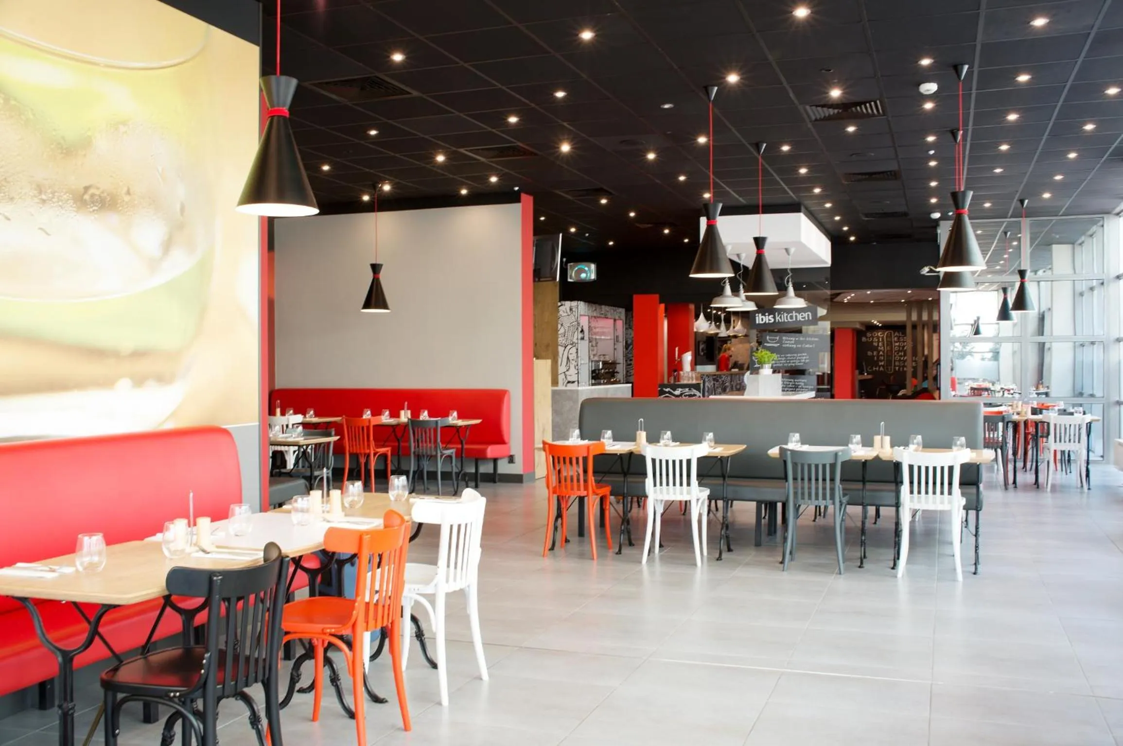 Restaurant/places to eat in Ibis Poznan Stare Miasto