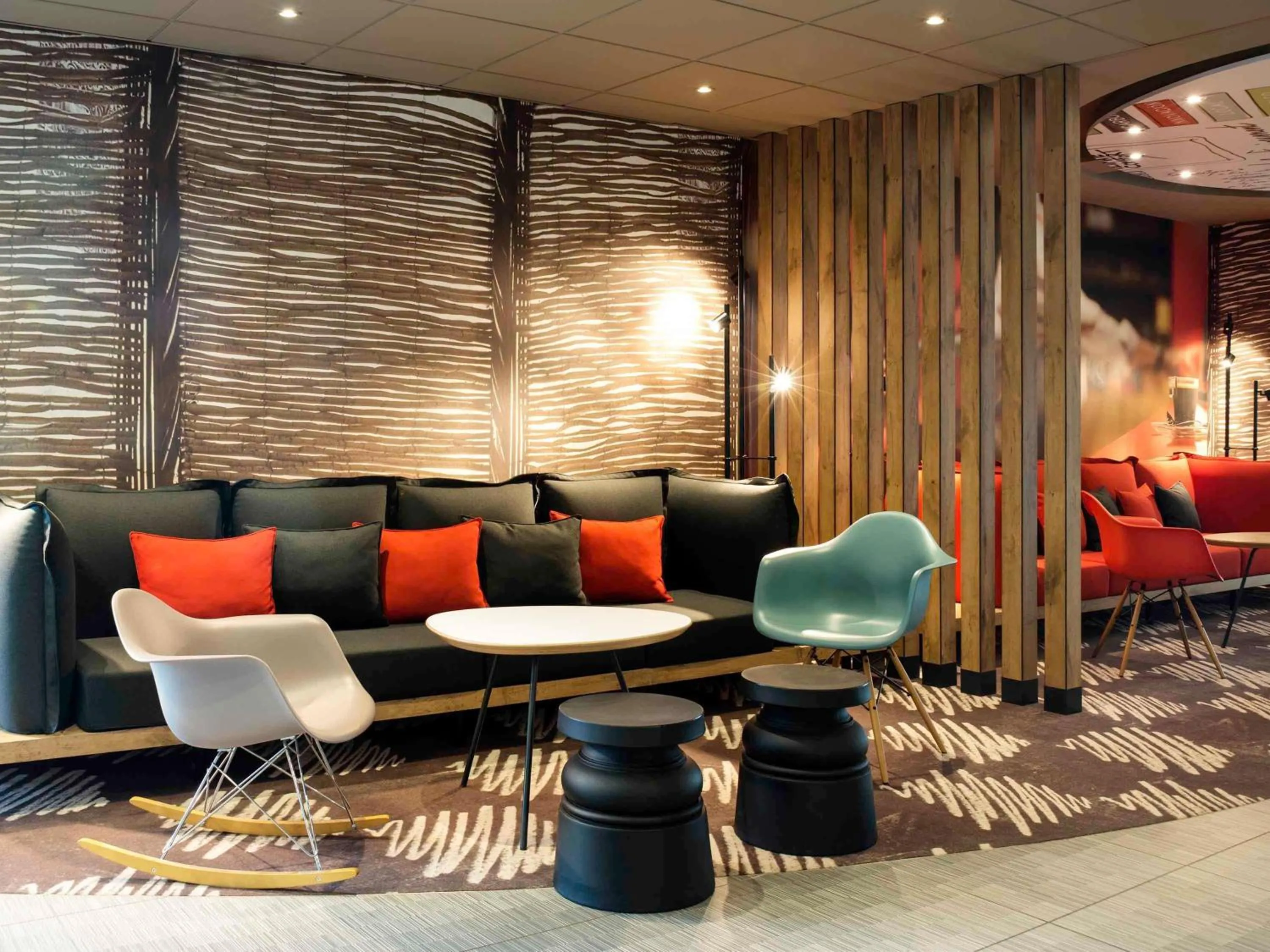 Lounge or bar in Ibis Poznan Stare Miasto