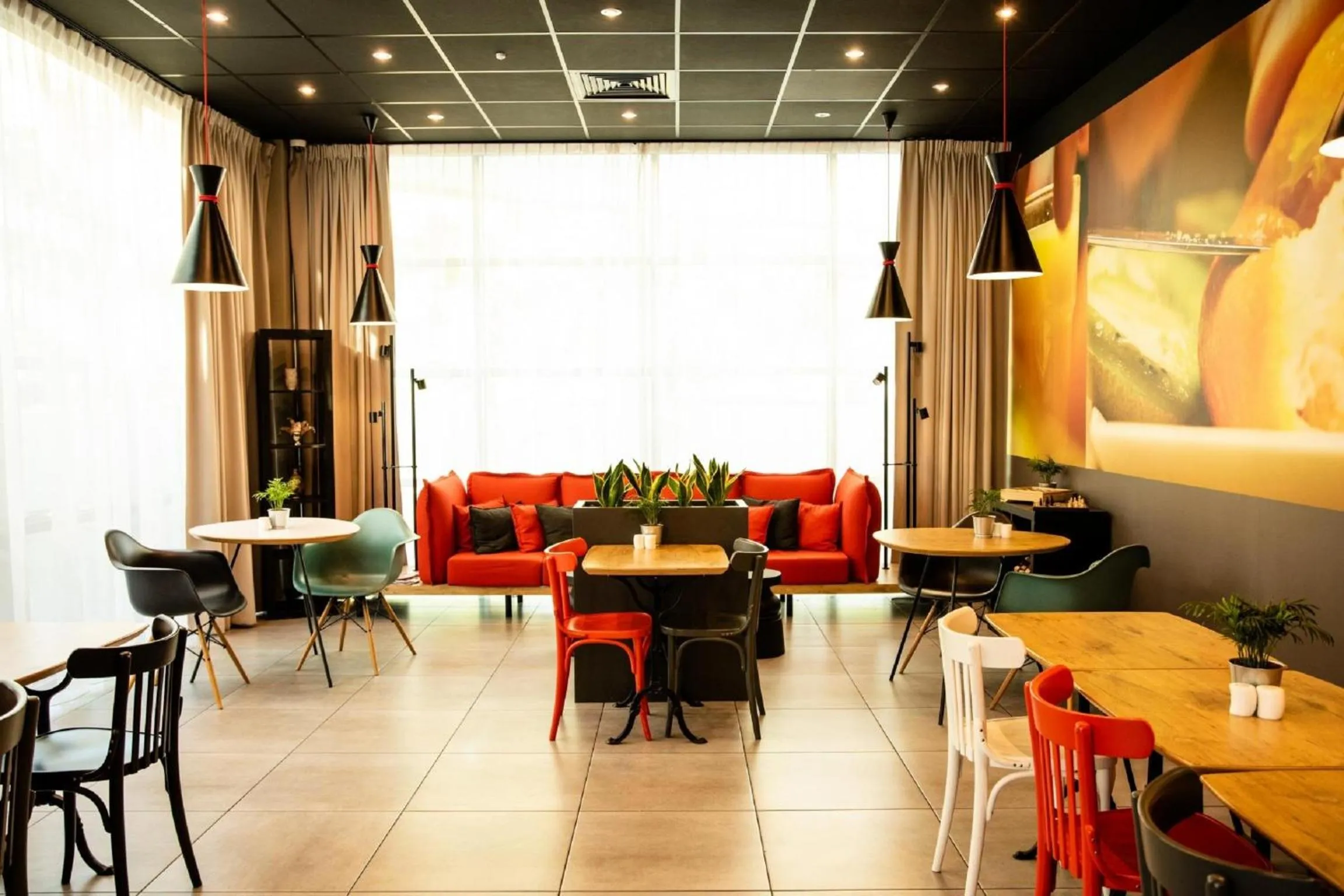 Restaurant/places to eat in Ibis Poznan Stare Miasto