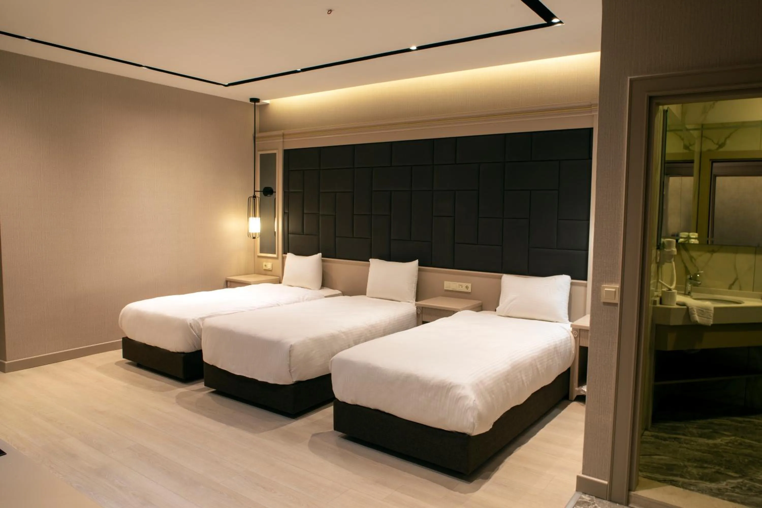 Photo of the whole room, Bed in Martinenz Hotel