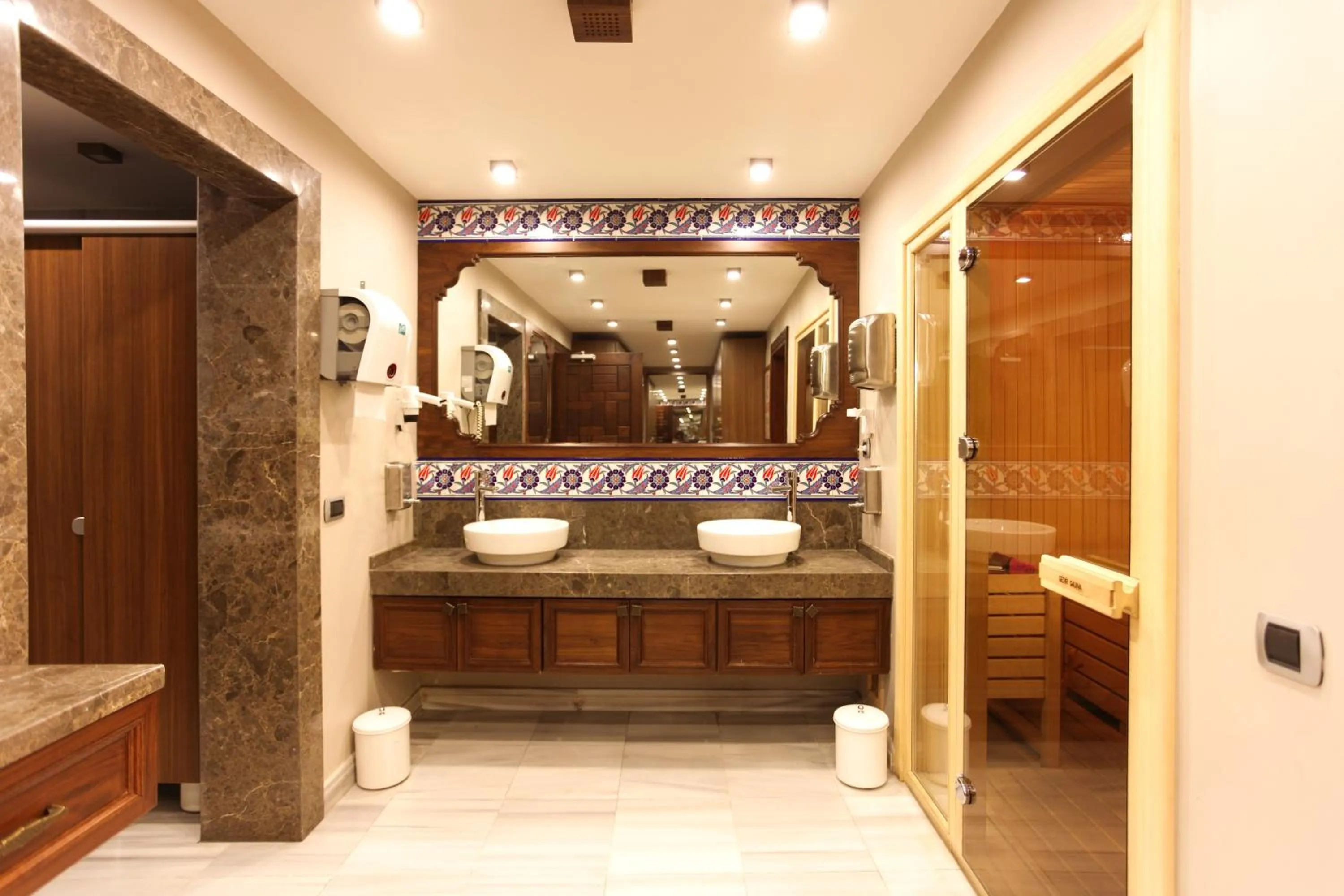 Steam room, Bathroom in Kervansaray Thermal Convention Center & Spa